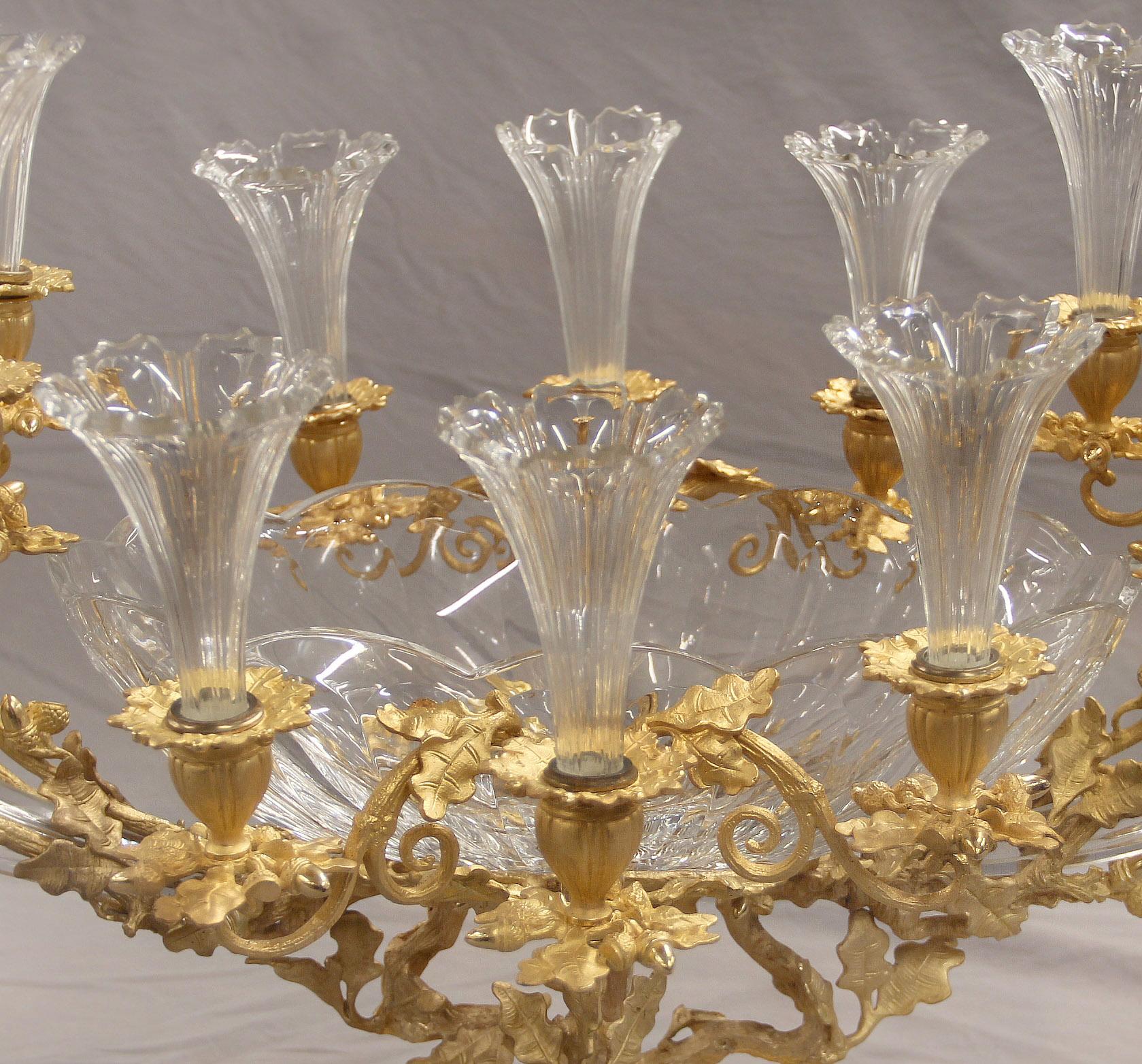 Français Exceptionnelle garniture de trois pièces Baccarat du 19ème siècle en bronze doré et cristal en vente