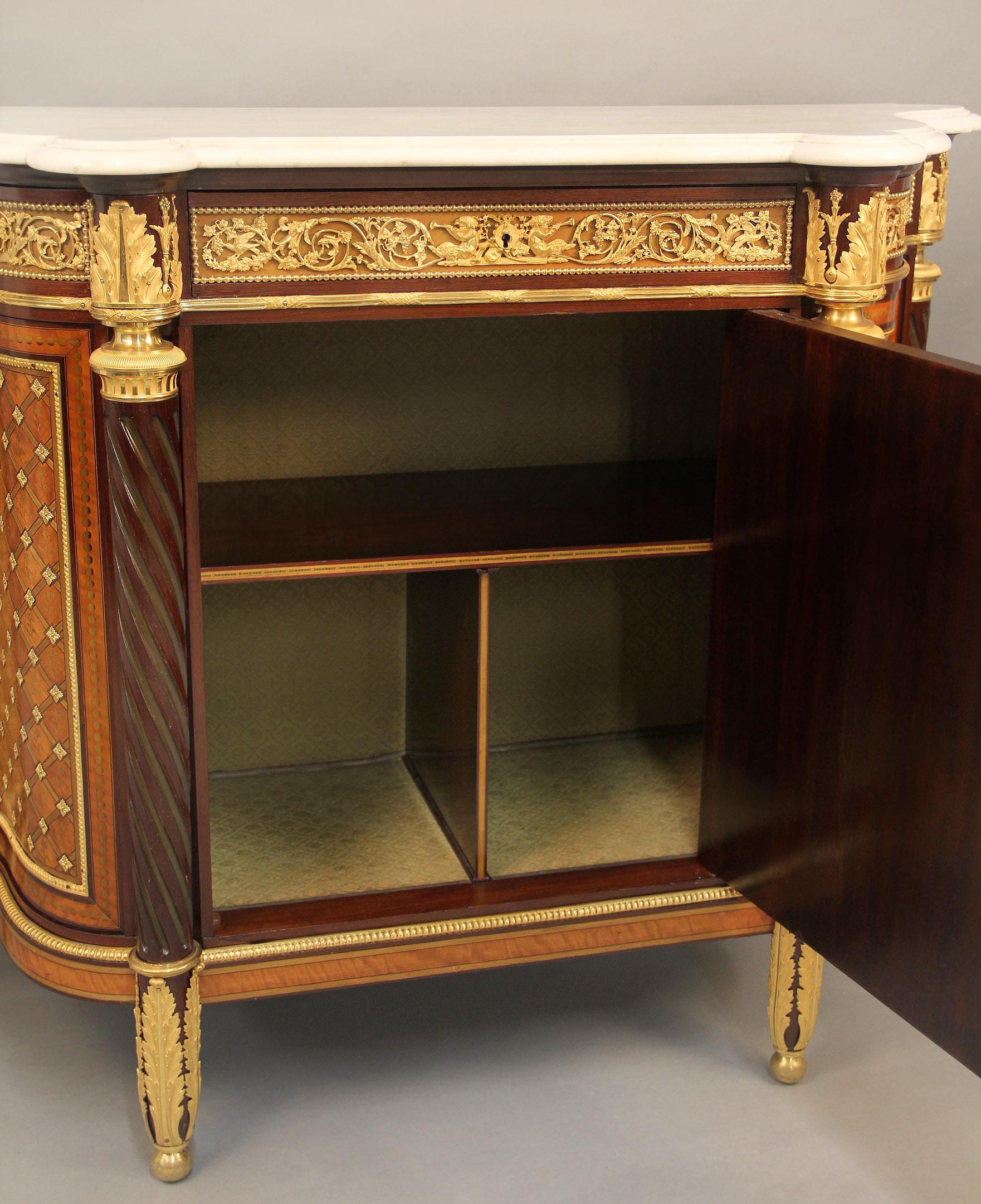 Eccezionale armadio Vernis Martin del XIX secolo con montatura in bronzo dorato di Beurdeley in vendita 3