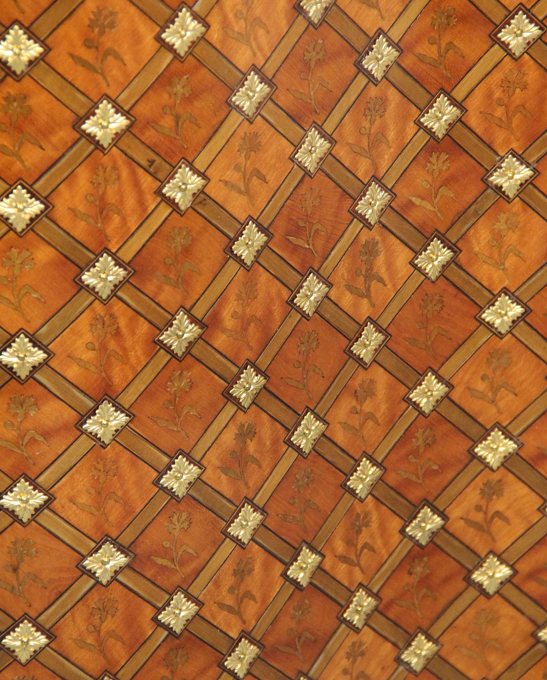 Eccezionale armadio Vernis Martin del XIX secolo con montatura in bronzo dorato di Beurdeley in vendita 1