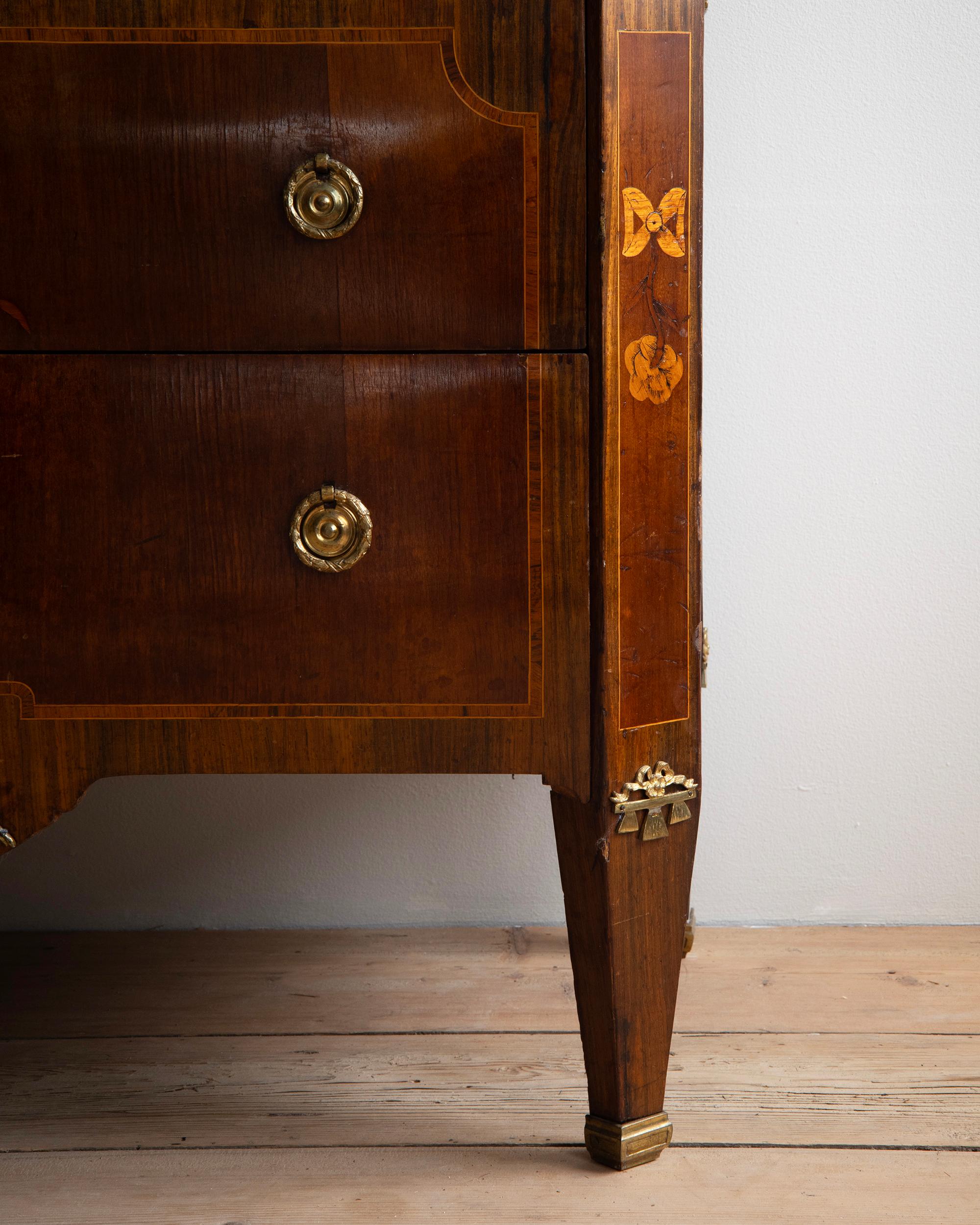 XIXe siècle Exceptionnelle commode gustavienne du 19e siècle en vente