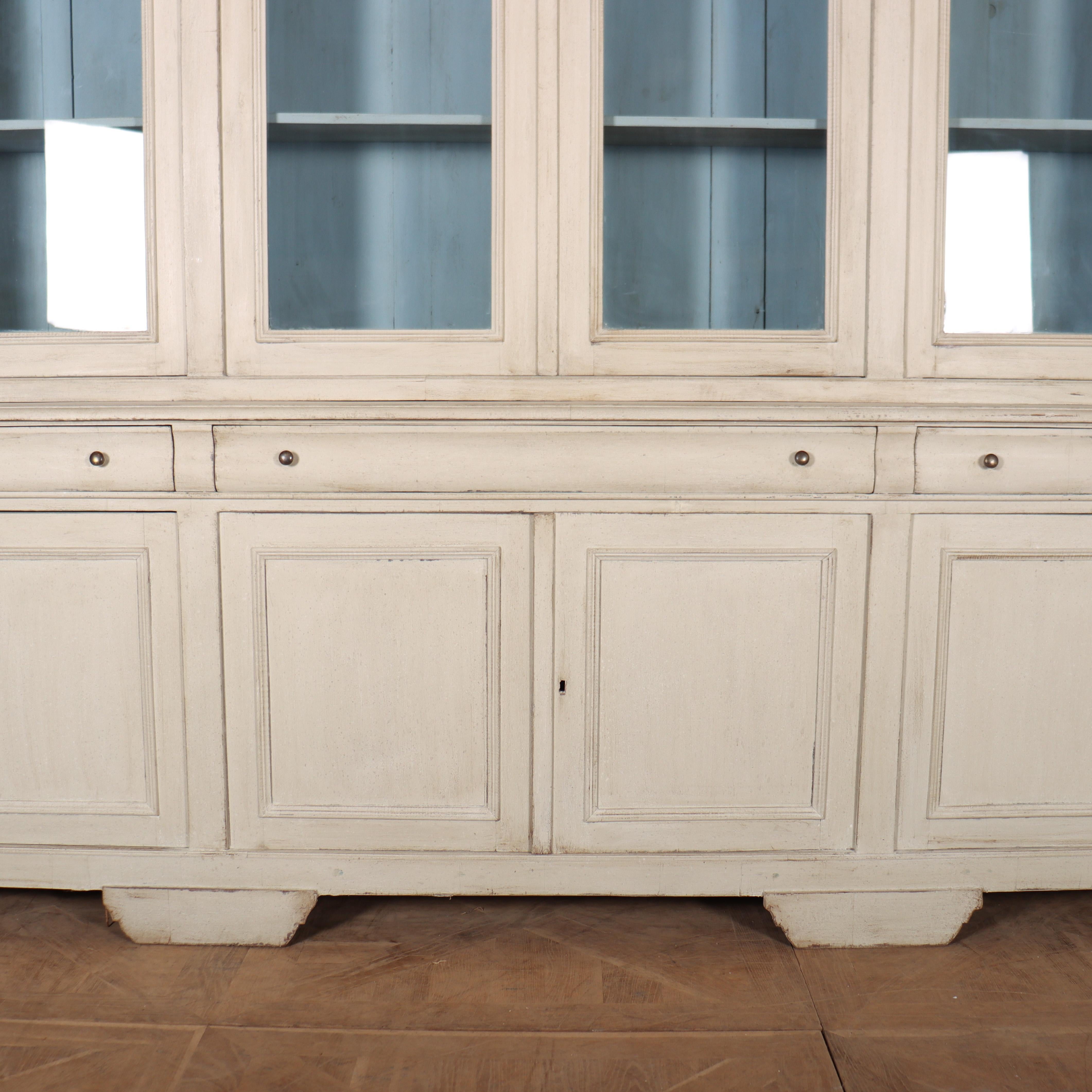 Exceptional 19th Century Italian Painted Bookcase In Good Condition For Sale In Leamington Spa, Warwickshire
