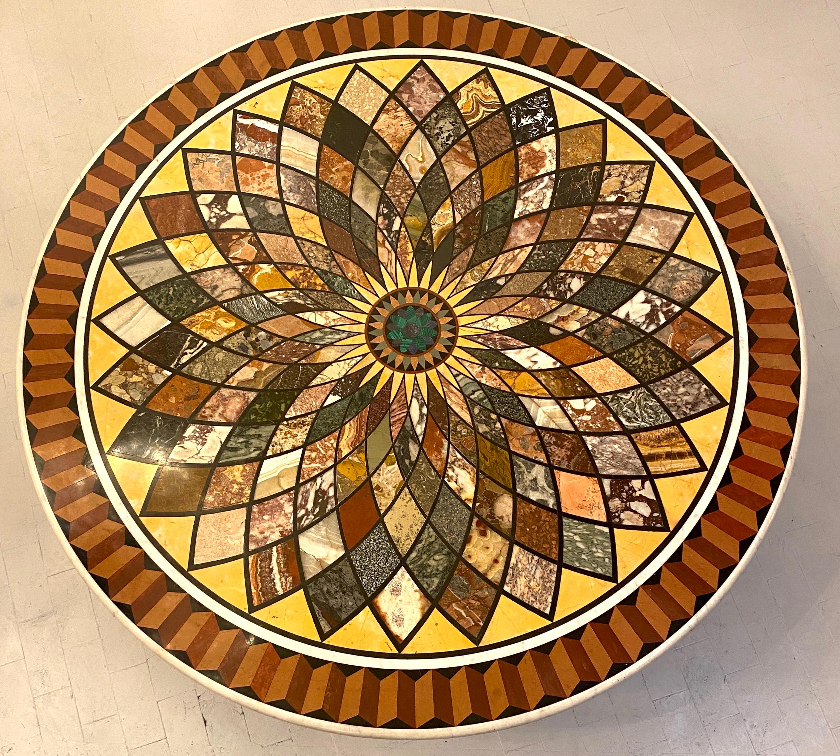 Exceptional 19th Century Italian Pietra Dura Marble Centre Table In Good Condition For Sale In Rome, IT