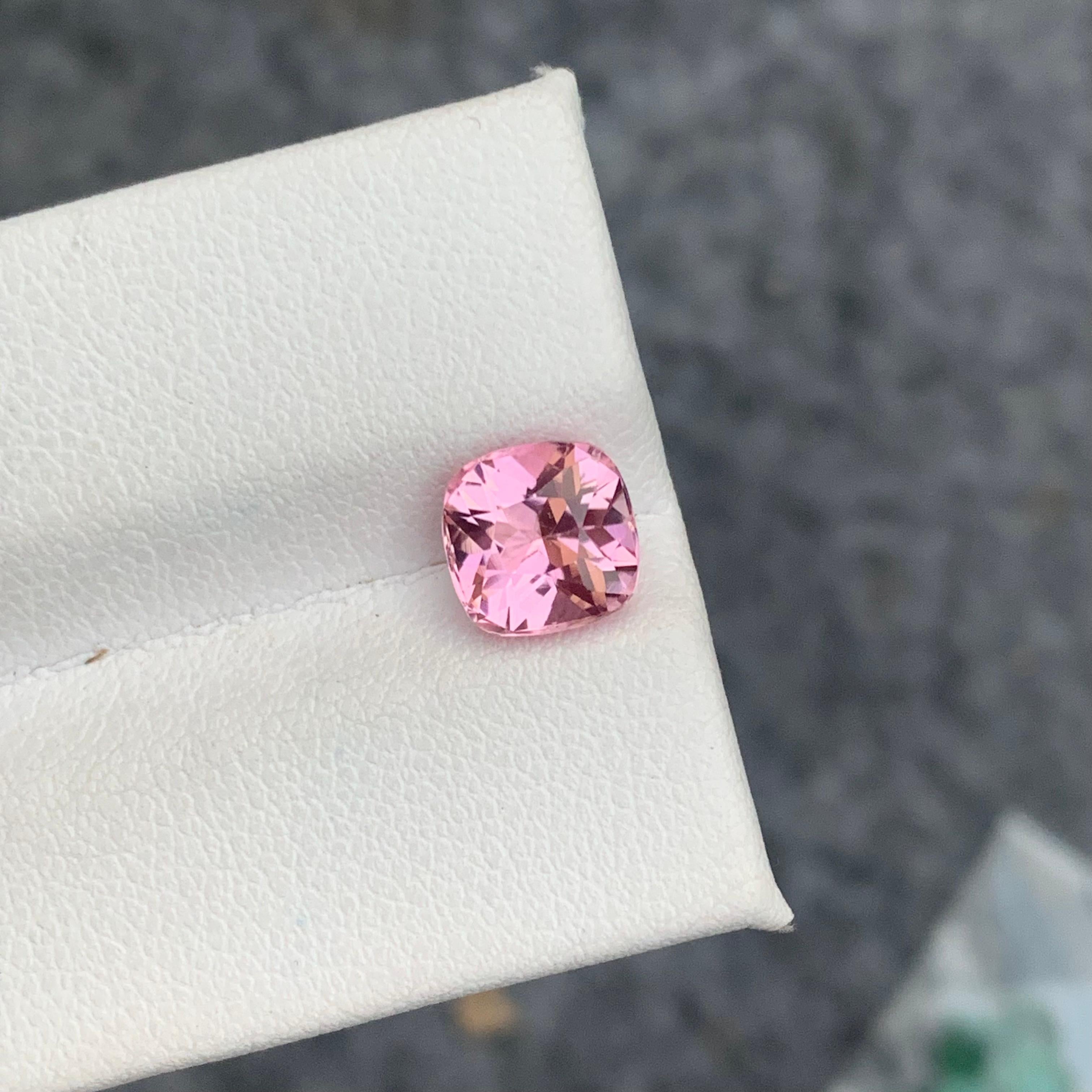 Exceptional 2.0 Carat Natural Loose Baby Pink Tourmaline from Afghan Mine In New Condition In Peshawar, PK