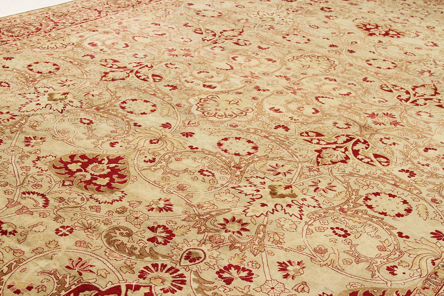 Außergewöhnlicher antiker persischer Yazd-Teppich des 20. Jahrhunderts mit elfenbeinfarbenen und roten Details (Sonstiges) im Angebot