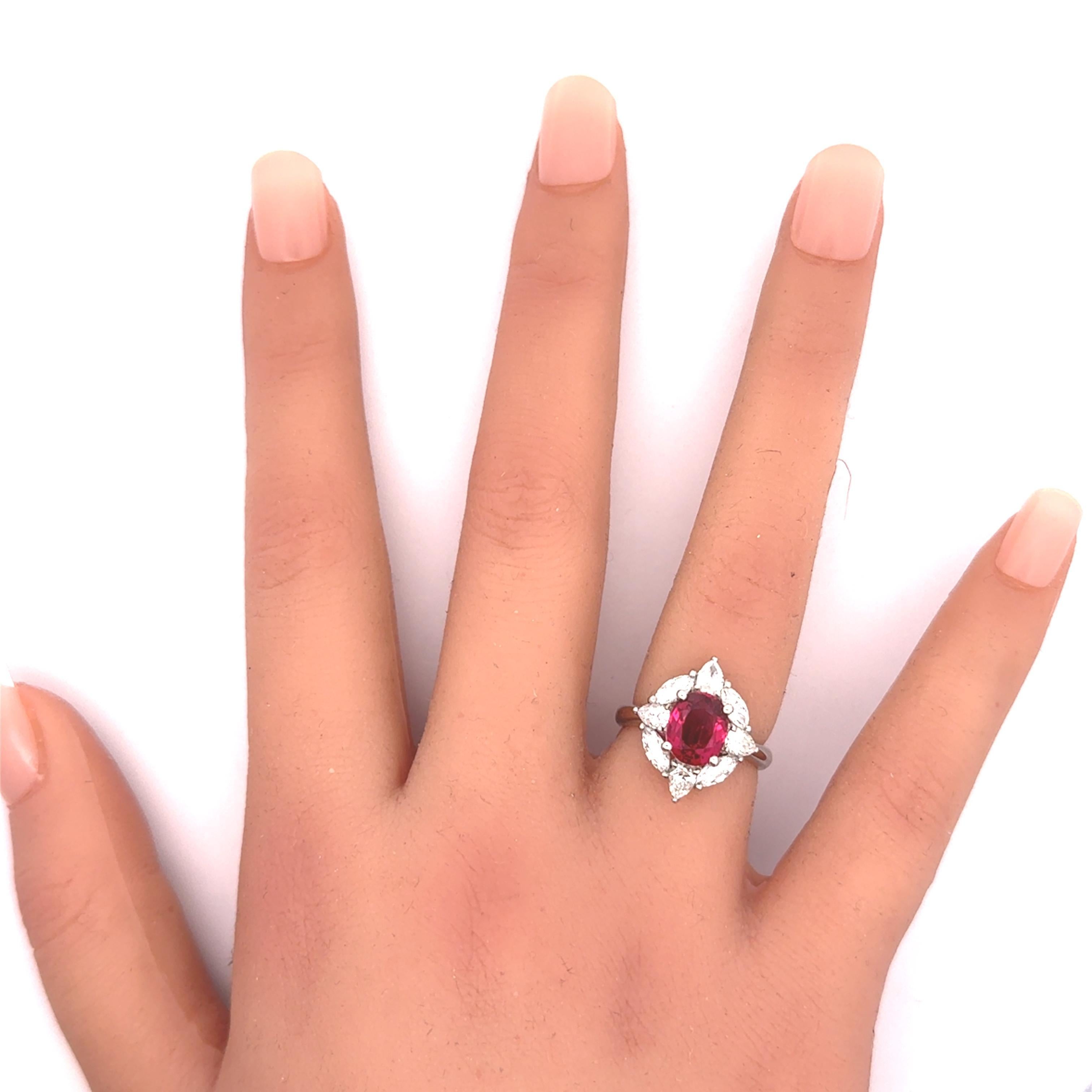 Women's Exceptional 2.25 Carat Ruby Diamond Platinum Ring, GIA Certified For Sale