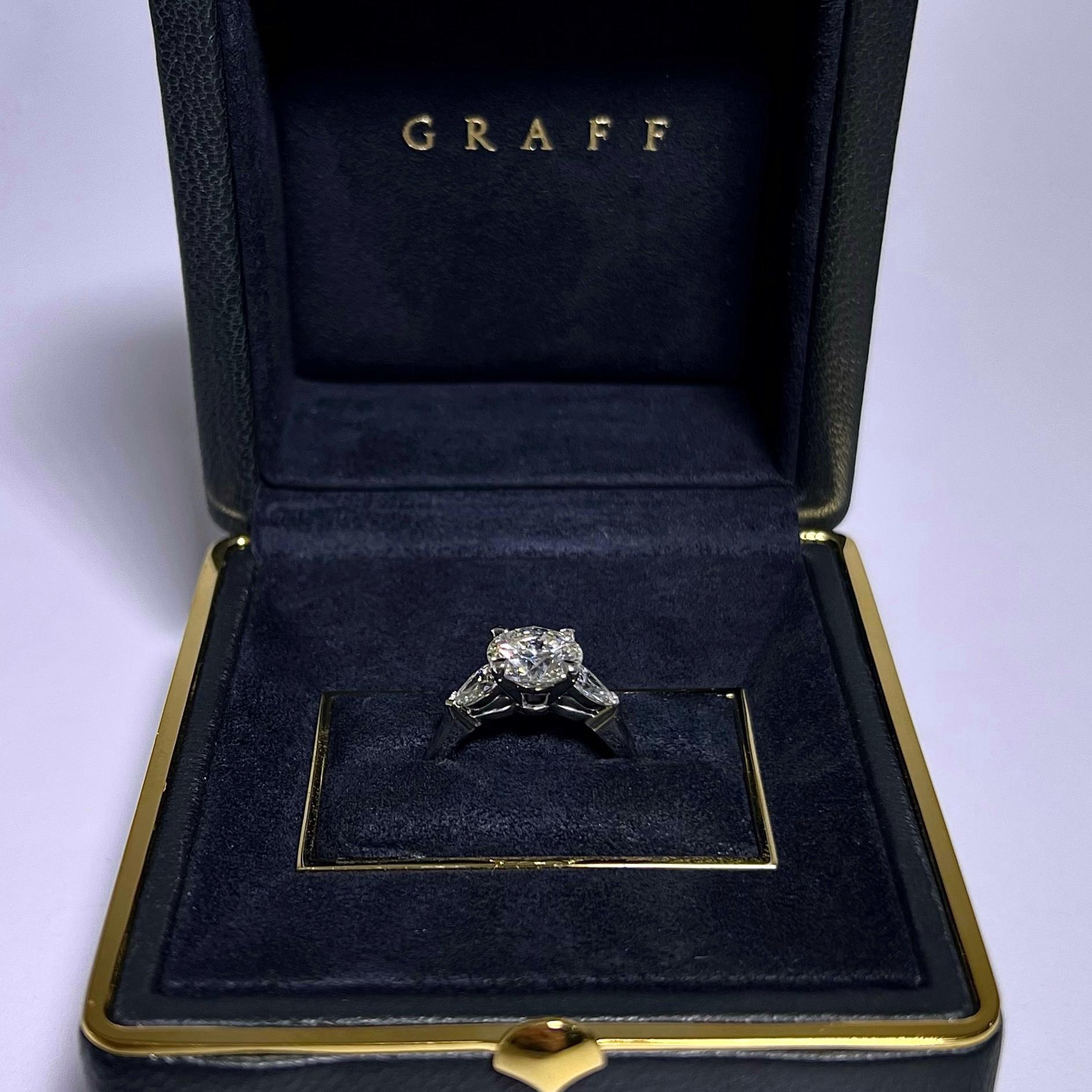Exceptional 2.34 Carat GIA Certified Diamond Ring in Platinum by Graff For Sale 3