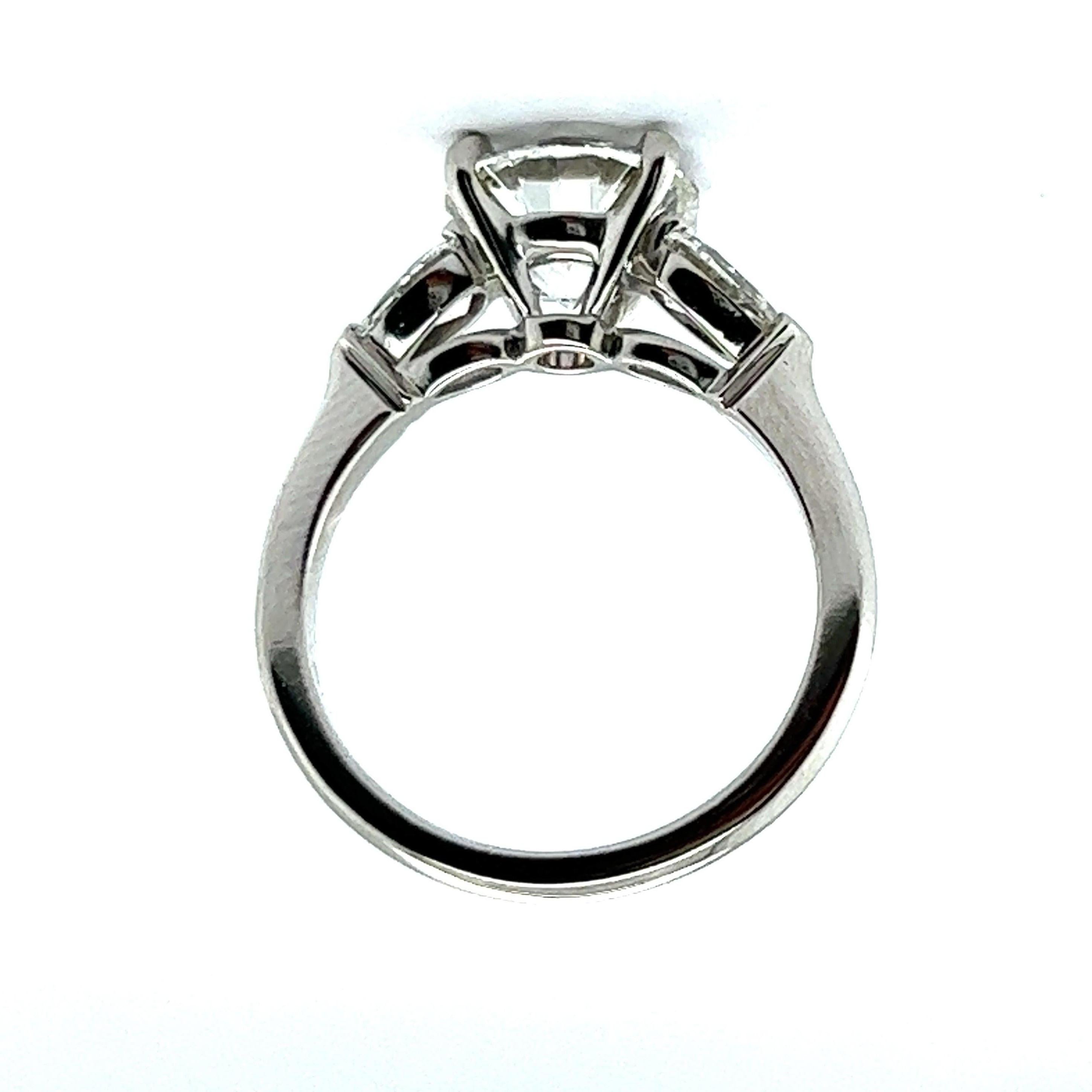 Women's or Men's Exceptional 2.34 Carat GIA Certified Diamond Ring in Platinum by Graff For Sale