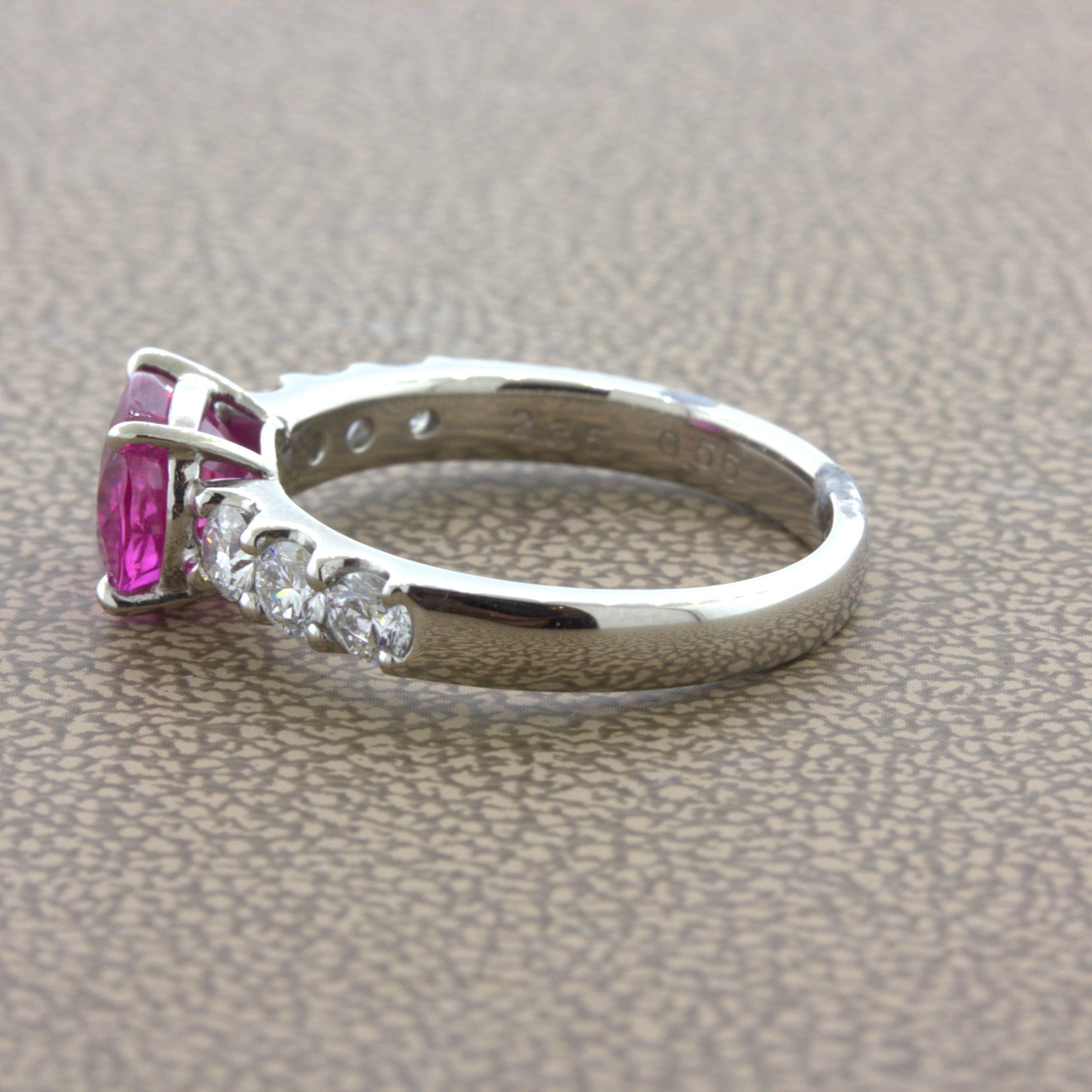 Exceptional 2.36 Carat Hot-Pink Sapphire Diamond Platinum Ring, GIA Certified In New Condition For Sale In Beverly Hills, CA