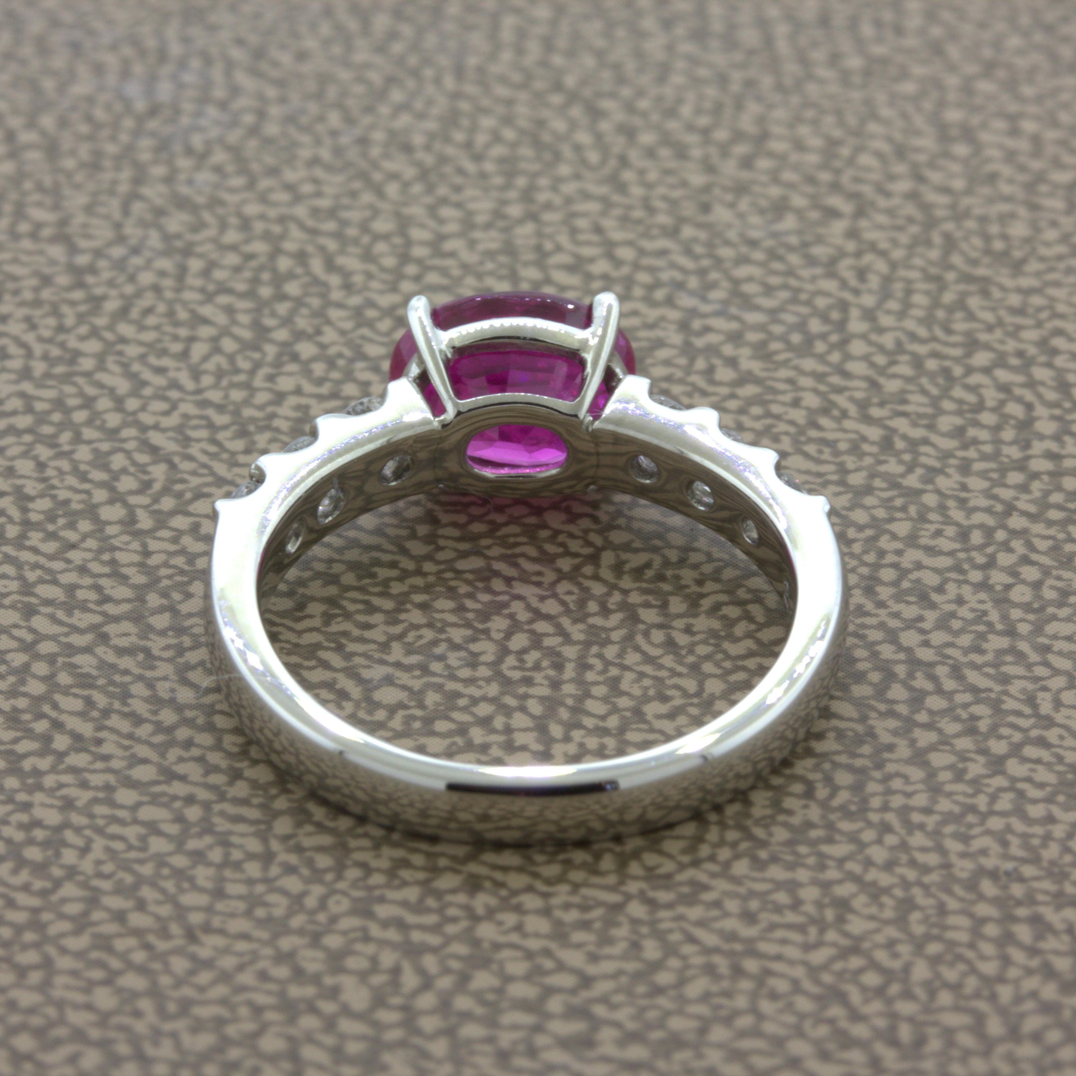 Women's Exceptional 2.36 Carat Hot-Pink Sapphire Diamond Platinum Ring, GIA Certified For Sale