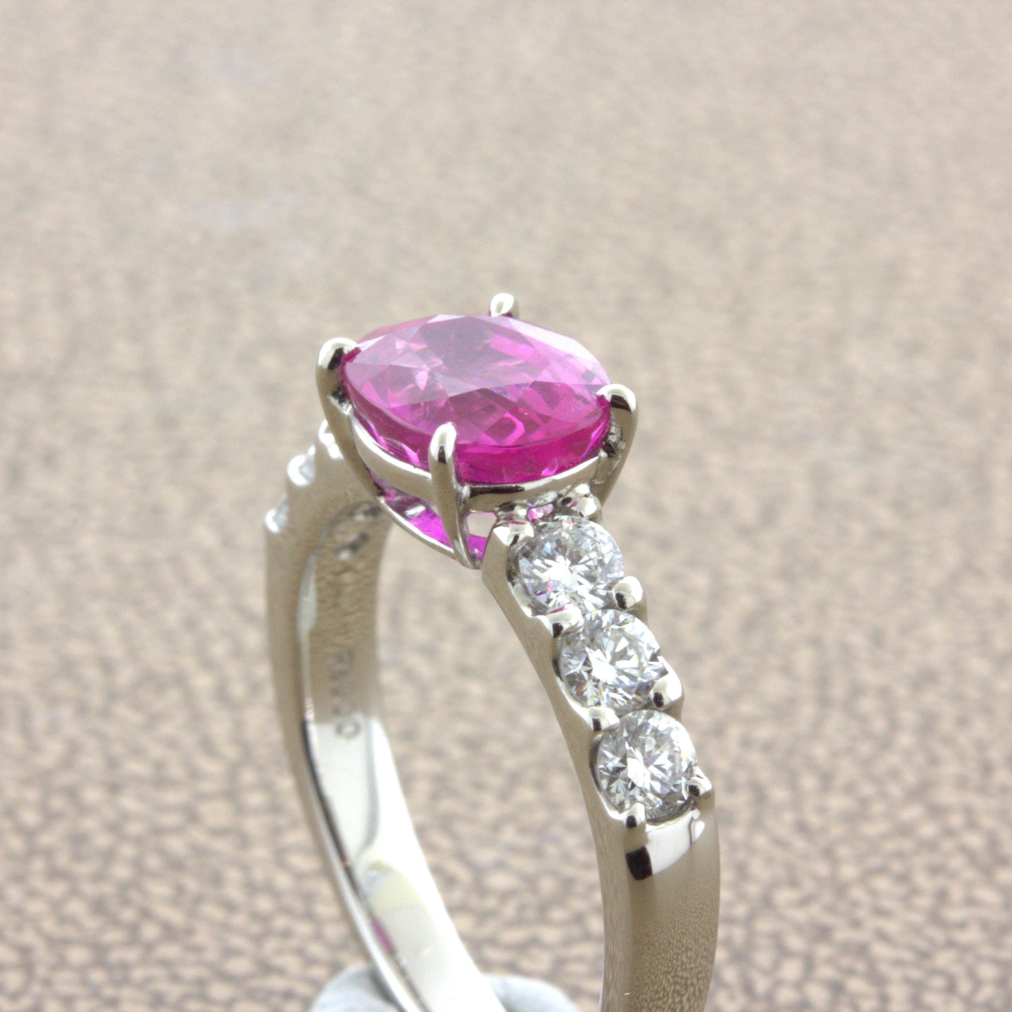 Exceptional 2.36 Carat Hot-Pink Sapphire Diamond Platinum Ring, GIA Certified For Sale 1