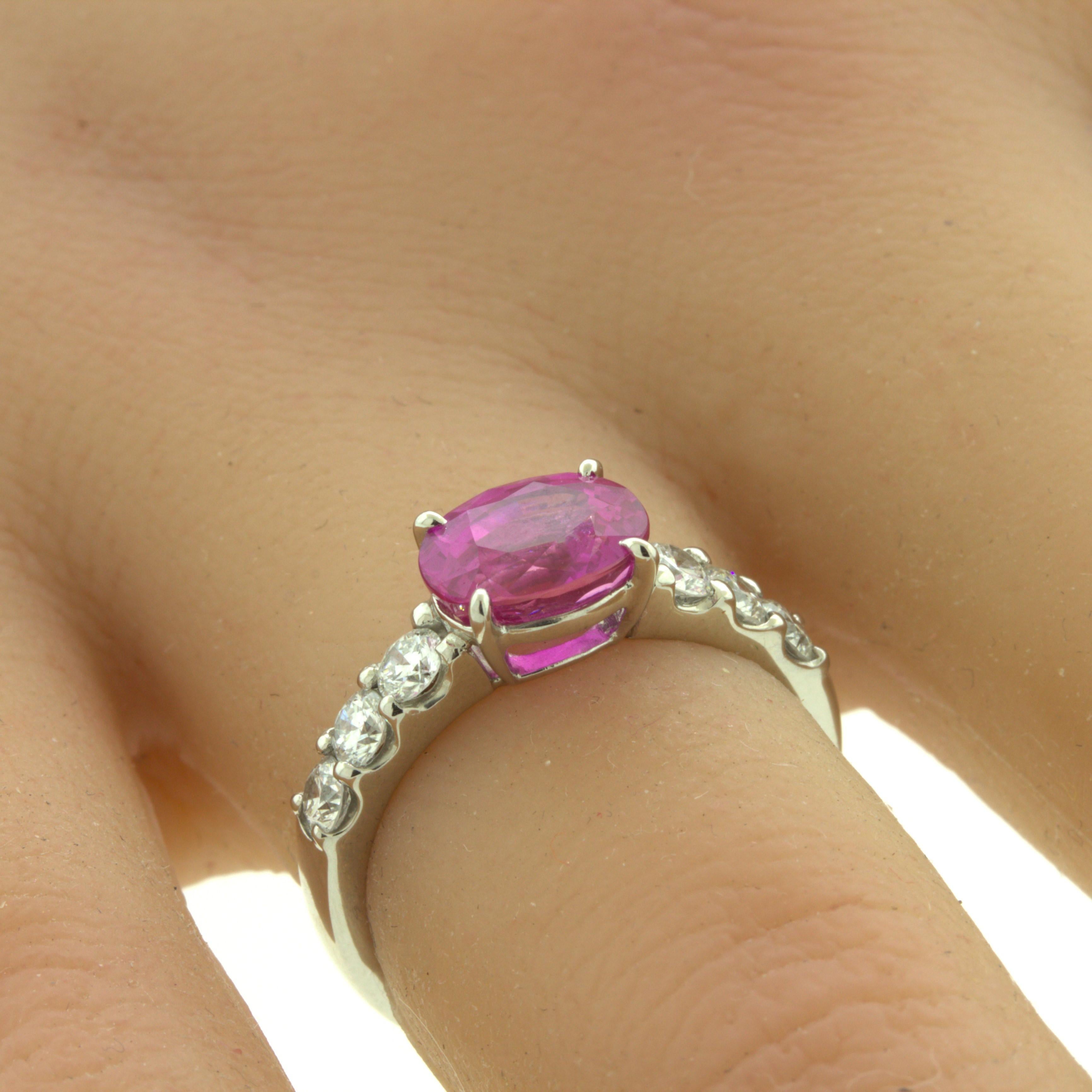 Exceptional 2.36 Carat Hot-Pink Sapphire Diamond Platinum Ring, GIA Certified For Sale 3