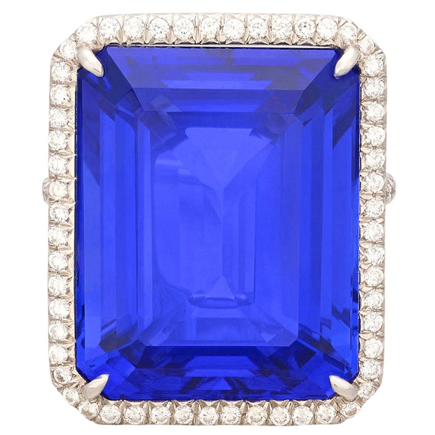 Exceptionnelle bague en platine avec tanzanite vibrante de 24,66 carats et diamants