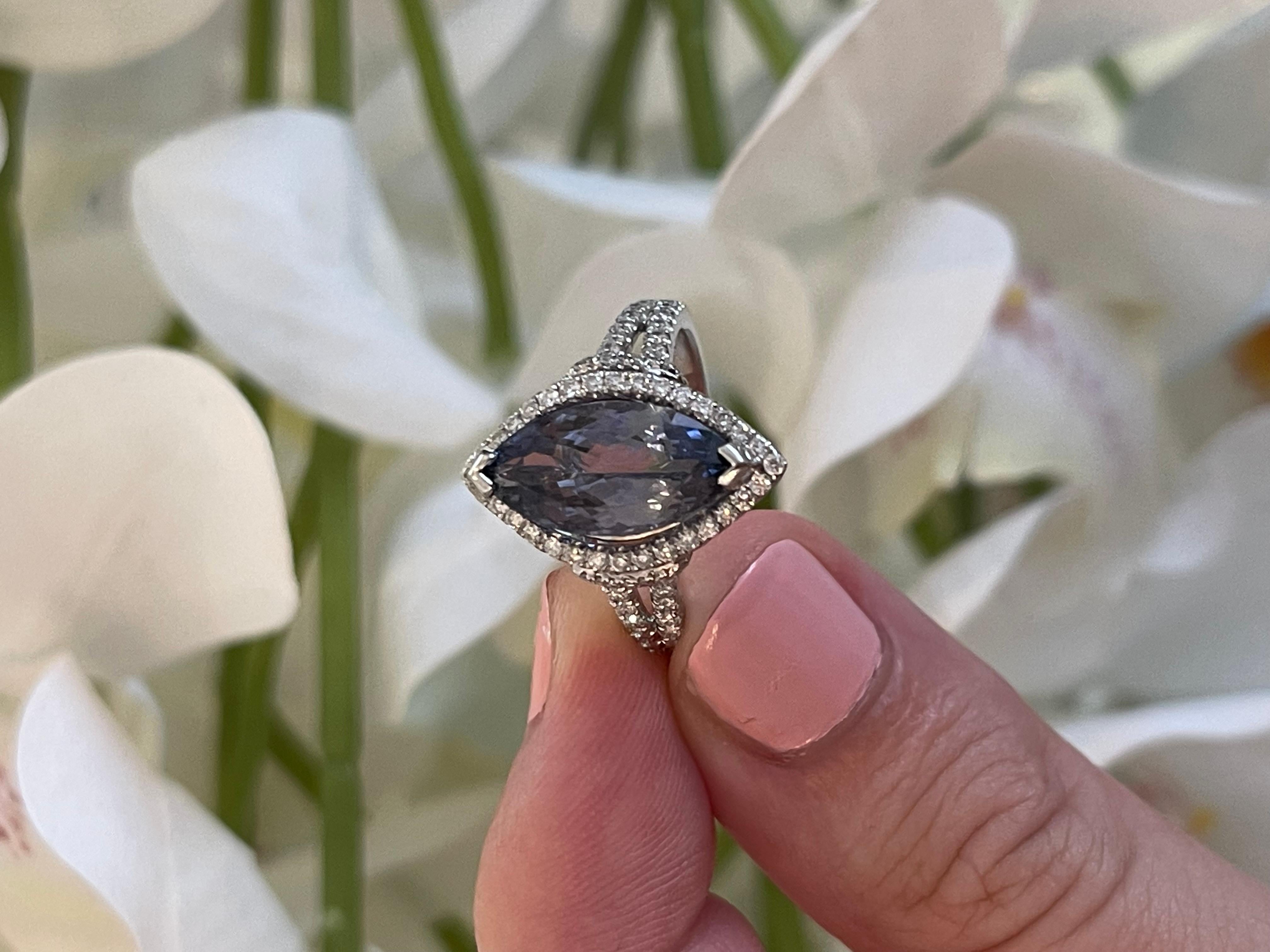 Women's Exceptional 3.55 Carat Natural Tanzanite & Diamond Cocktail Ring For Sale