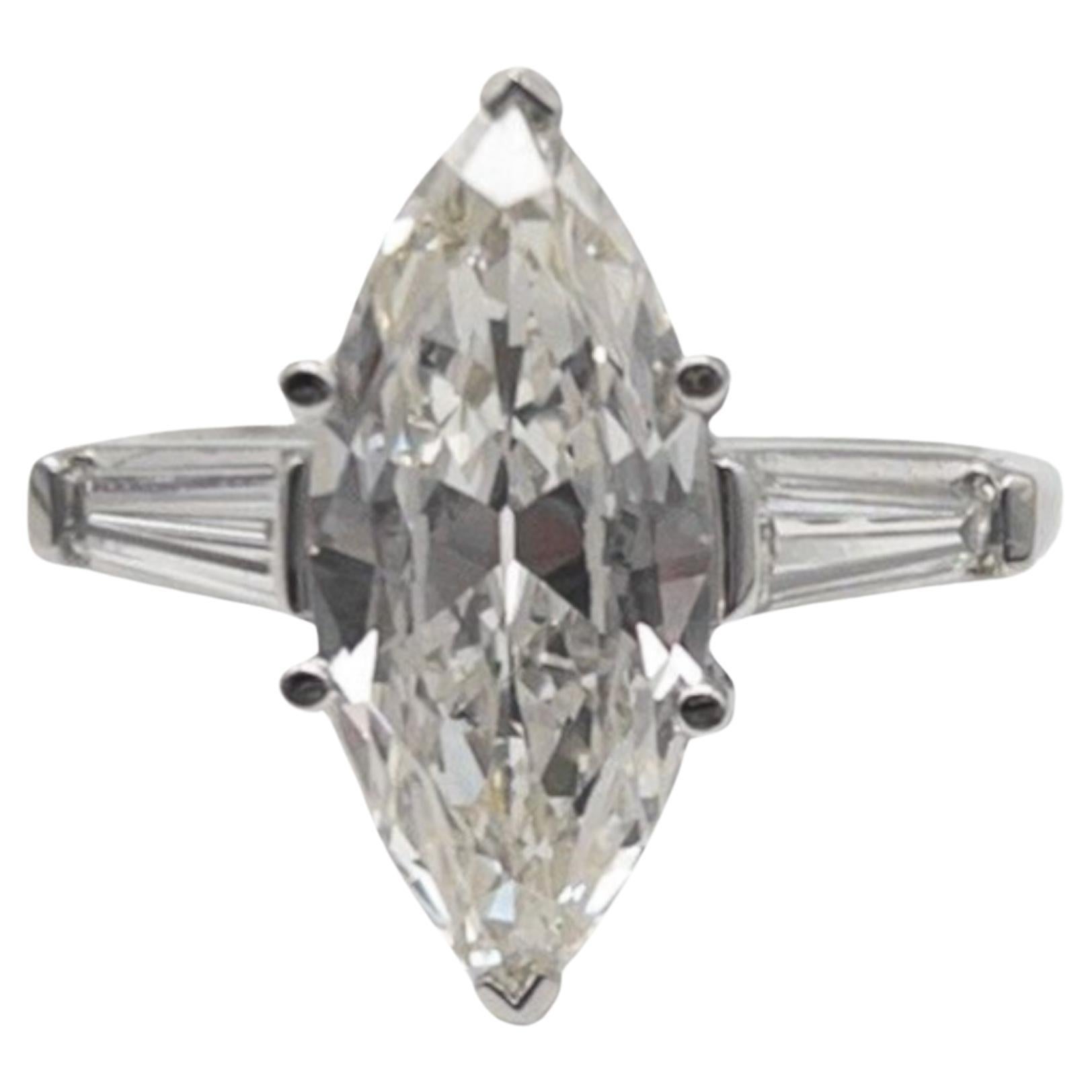 Außergewöhnlicher 3,70 Karat Art Deco Altschliff Marquise Diamant Platin Ring im Angebot