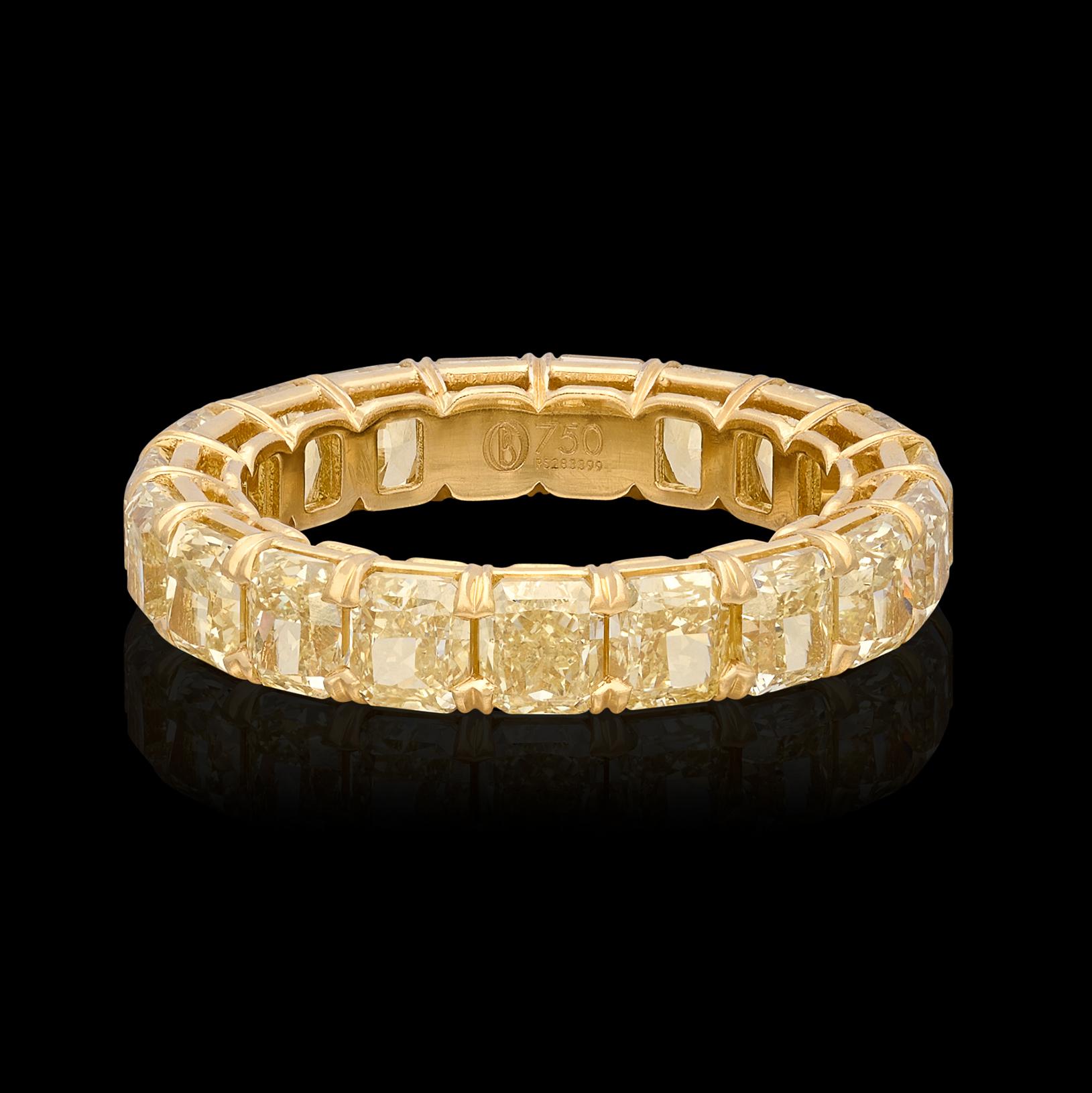 Exceptional 5.70ct Yellow Radiant Cut Diamond Eternity Band In Excellent Condition For Sale In San Francisco, CA