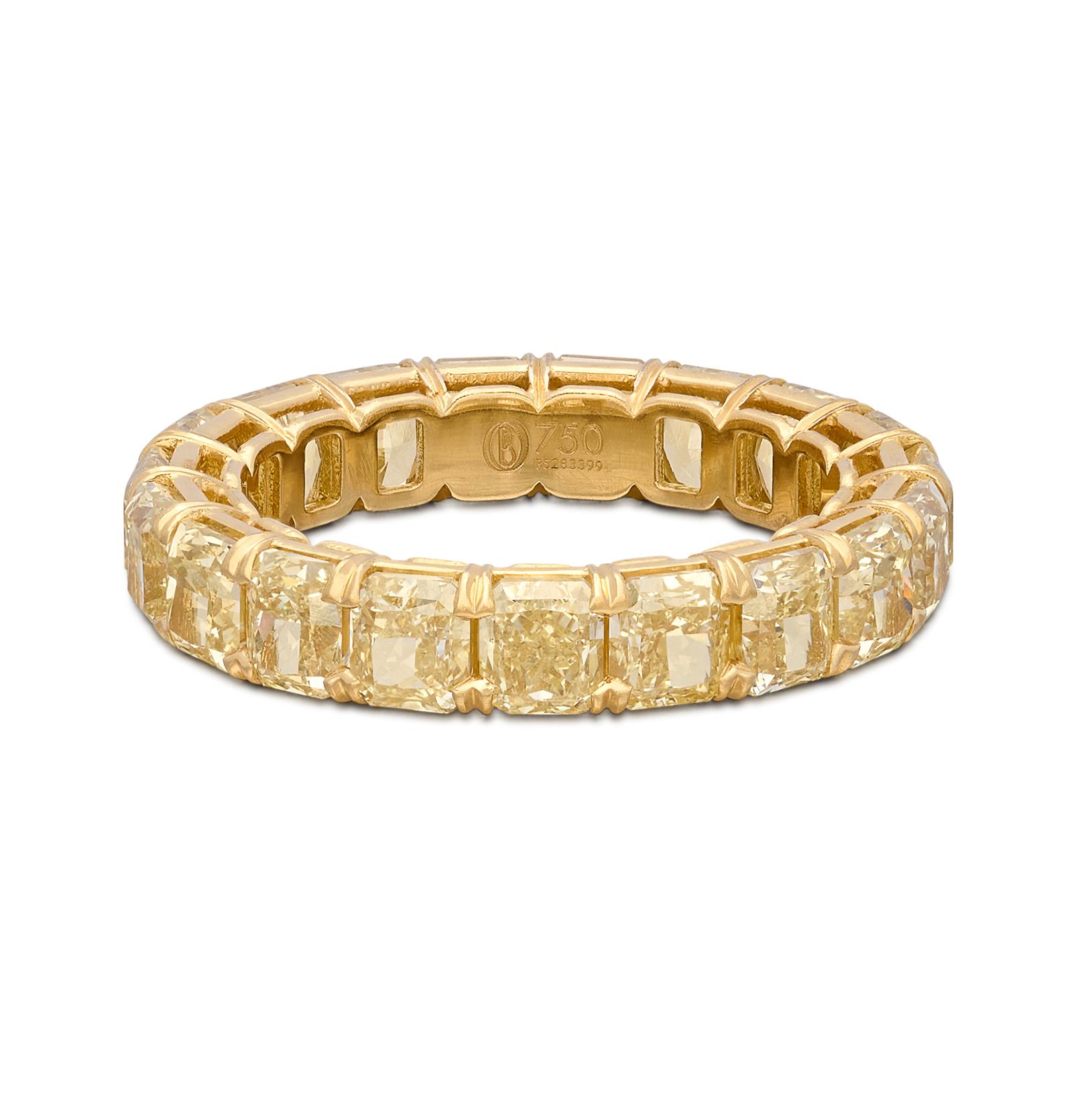 Women's Exceptional 5.70ct Yellow Radiant Cut Diamond Eternity Band For Sale