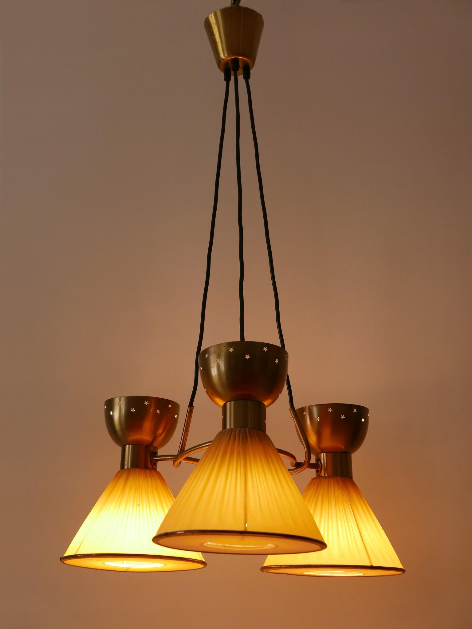 Suédois Exceptionnelle lampe à suspension ou lustre à 6 branches The Modernity Suède 1950s en vente