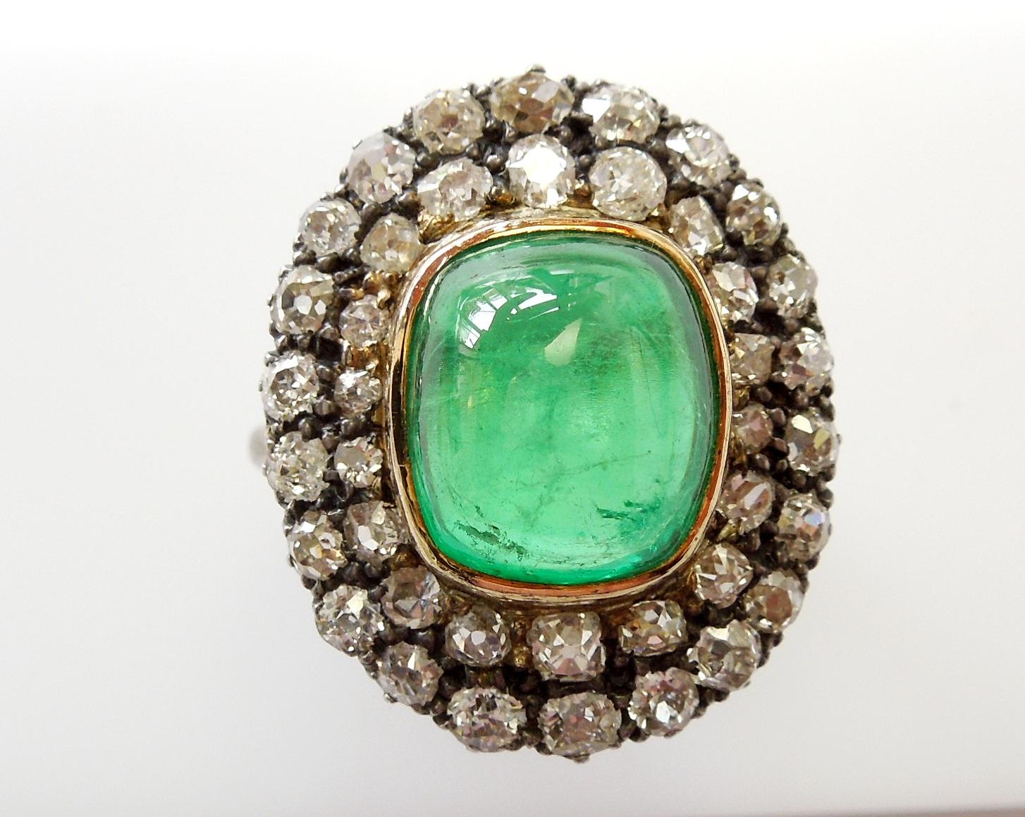 7.12 Carats Cabochon Emerald and Diamond Ring For Sale 1