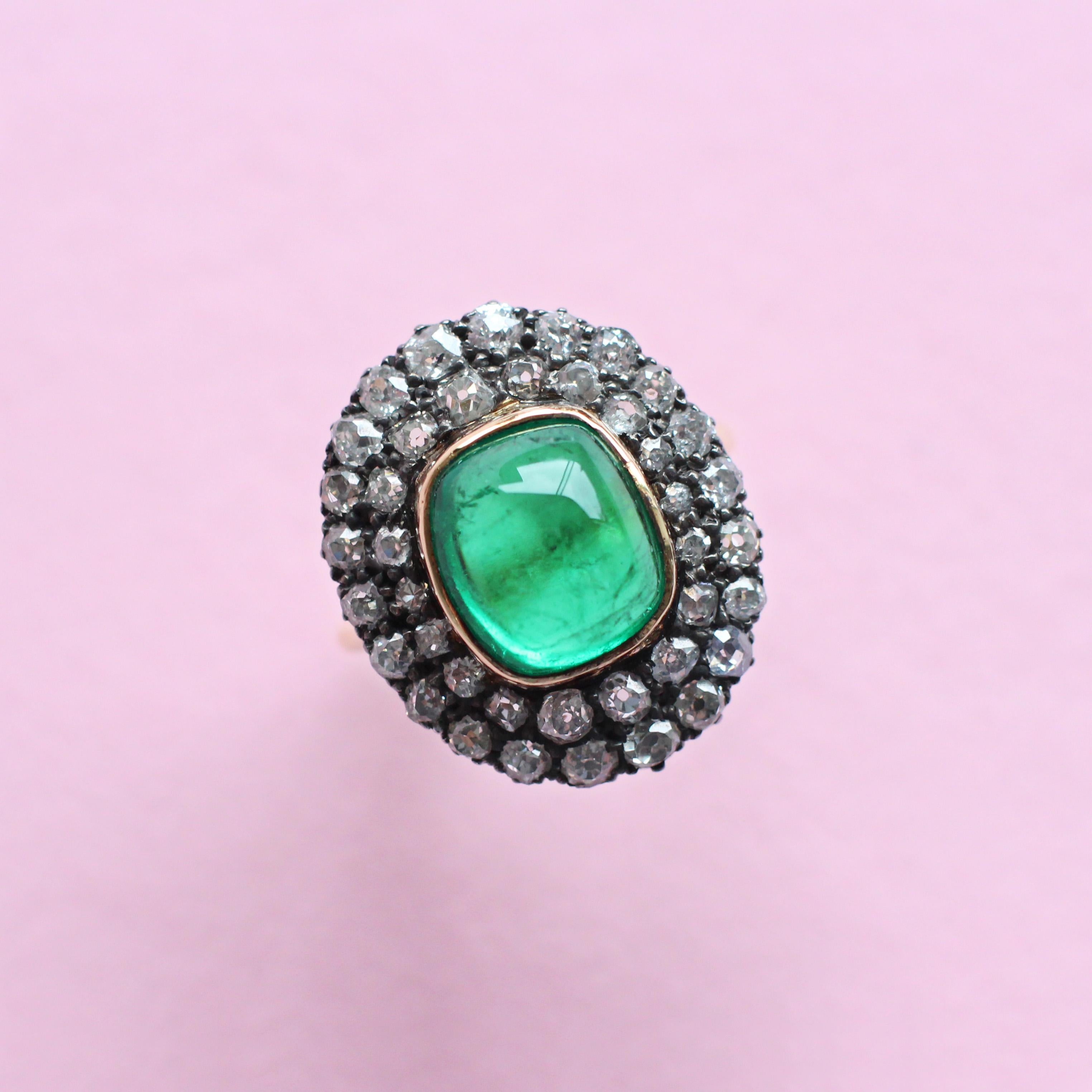 7.12 Carats Cabochon Emerald and Diamond Ring In Fair Condition For Sale In London, GB