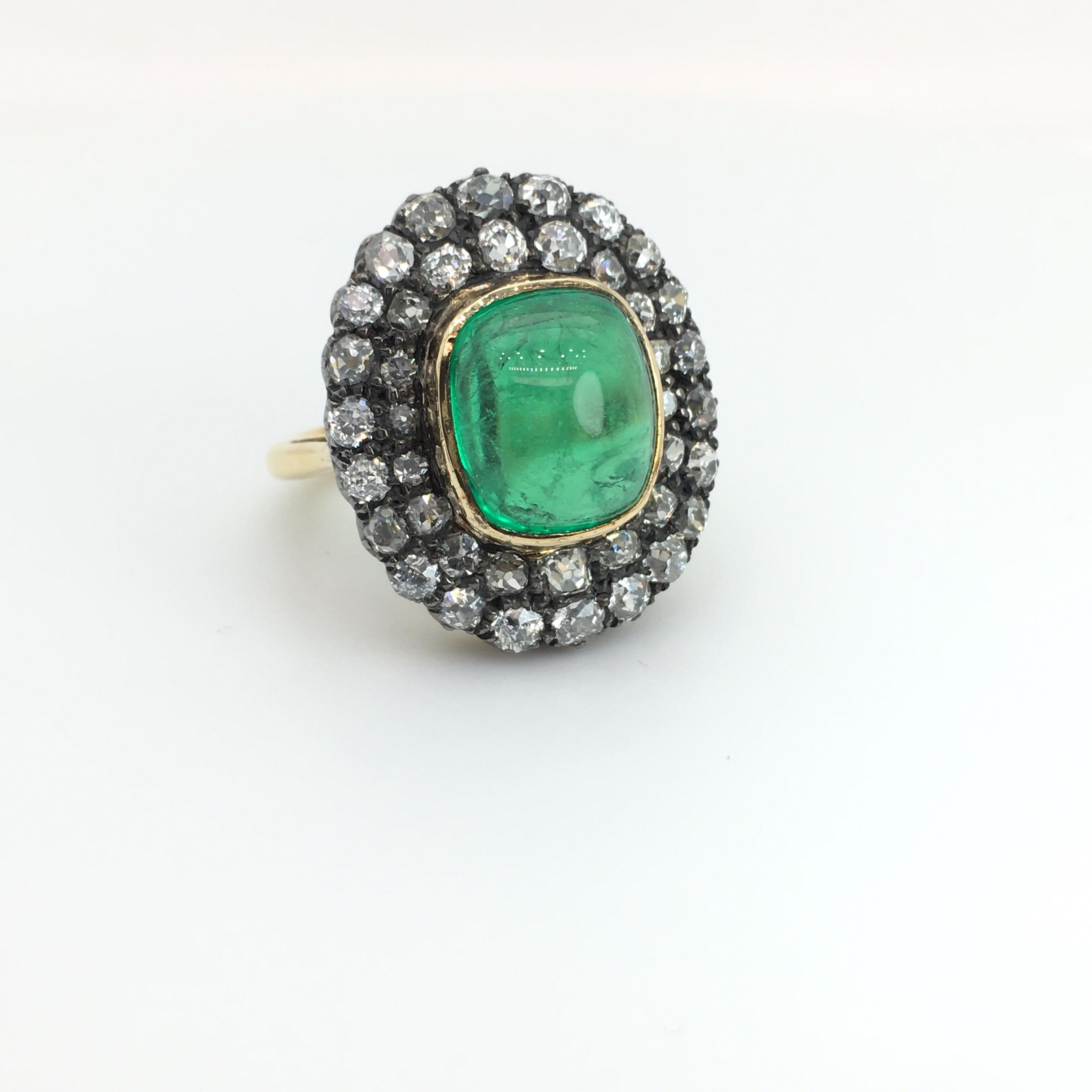 7.12 Carats Cabochon Emerald and Diamond Ring For Sale 2