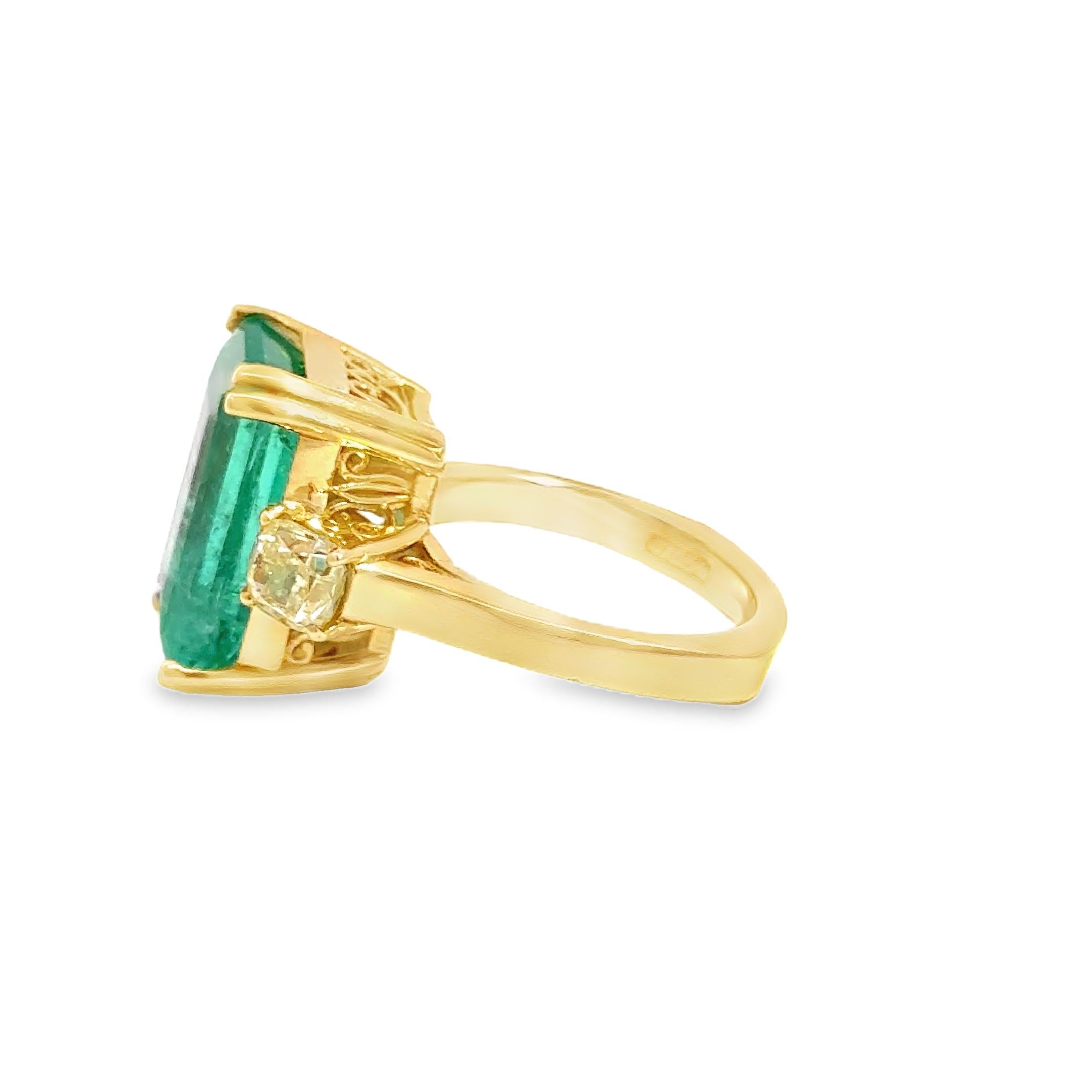Emerald Cut Exceptional 7.90 Carat Columbian Emerald and Fancy Yellow Diamond Ring For Sale