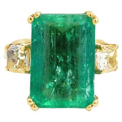 Dreisteinige Ringe mit Smaragd