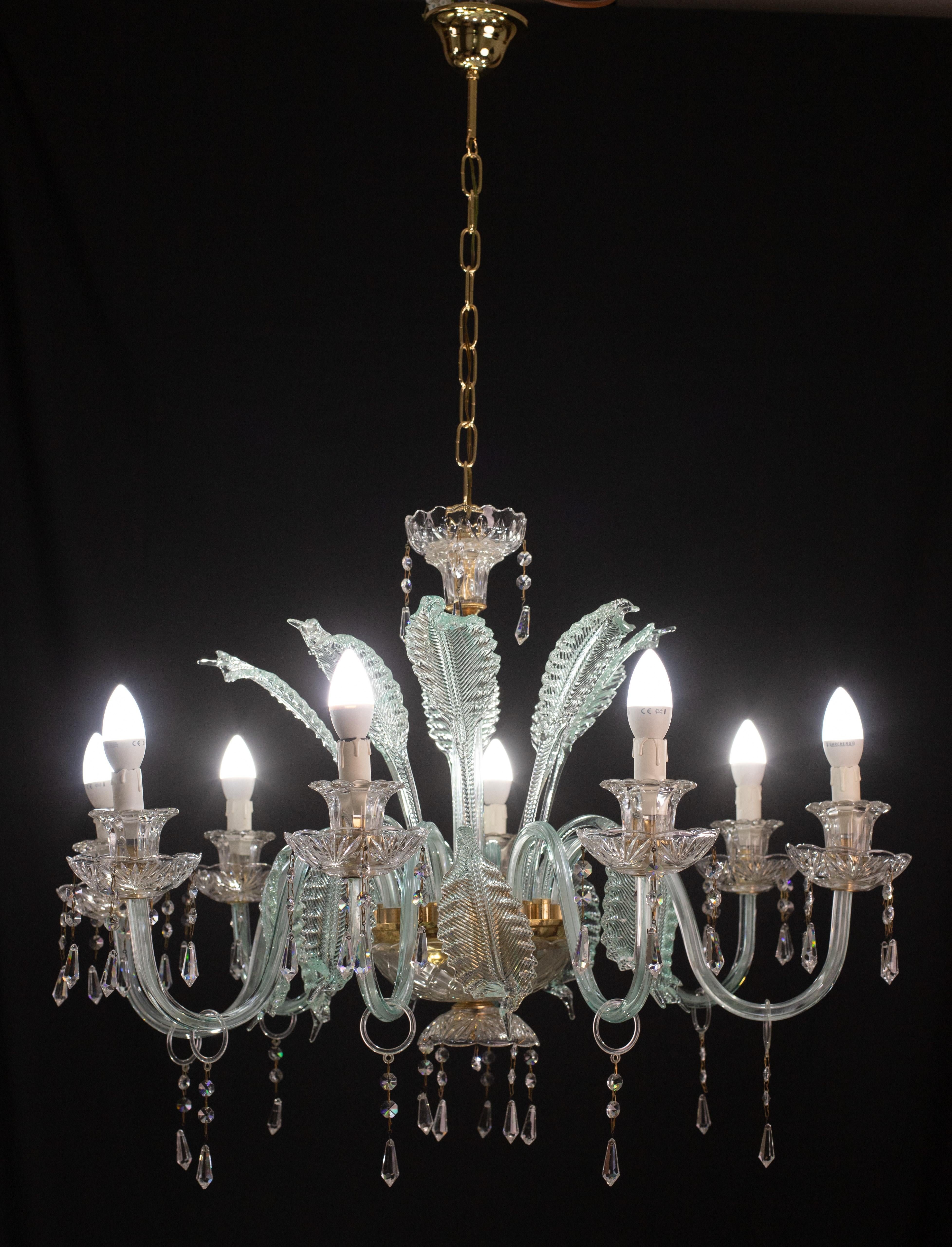 Exceptional 8-light crystal and Murano glass chandelier in pink color.

The light in perfect condition mounts 8 lights e14.

All glass is perfectly intact, the chain and rosette have been replaced.

Measurements (cm)

h 120 cm
Diameter 90
H without