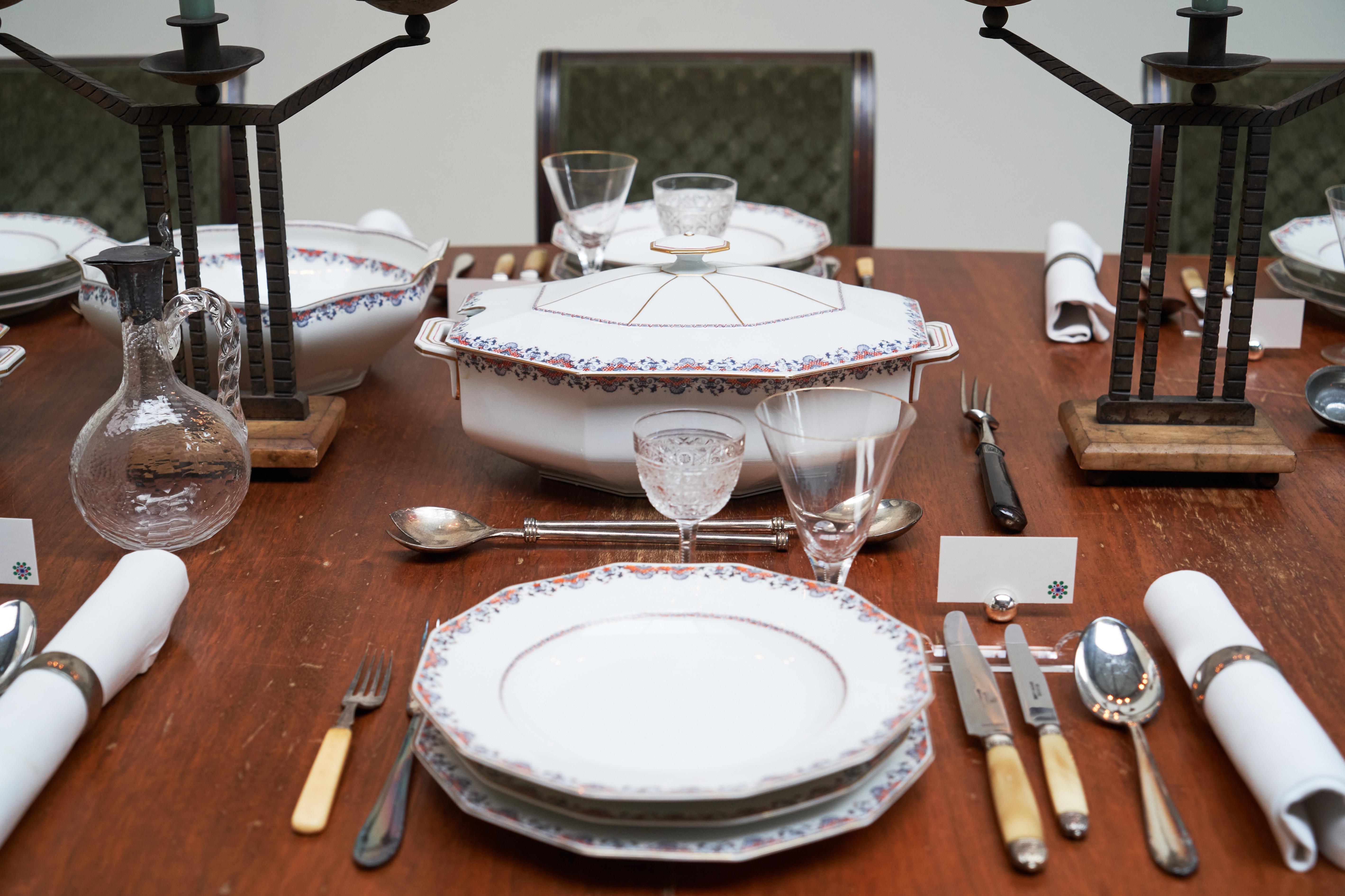 20ième siècle Exceptionnel ensemble de 135 pièces en porcelaine Art Déco de Limoges de A. Lanternier, années 1930 en vente