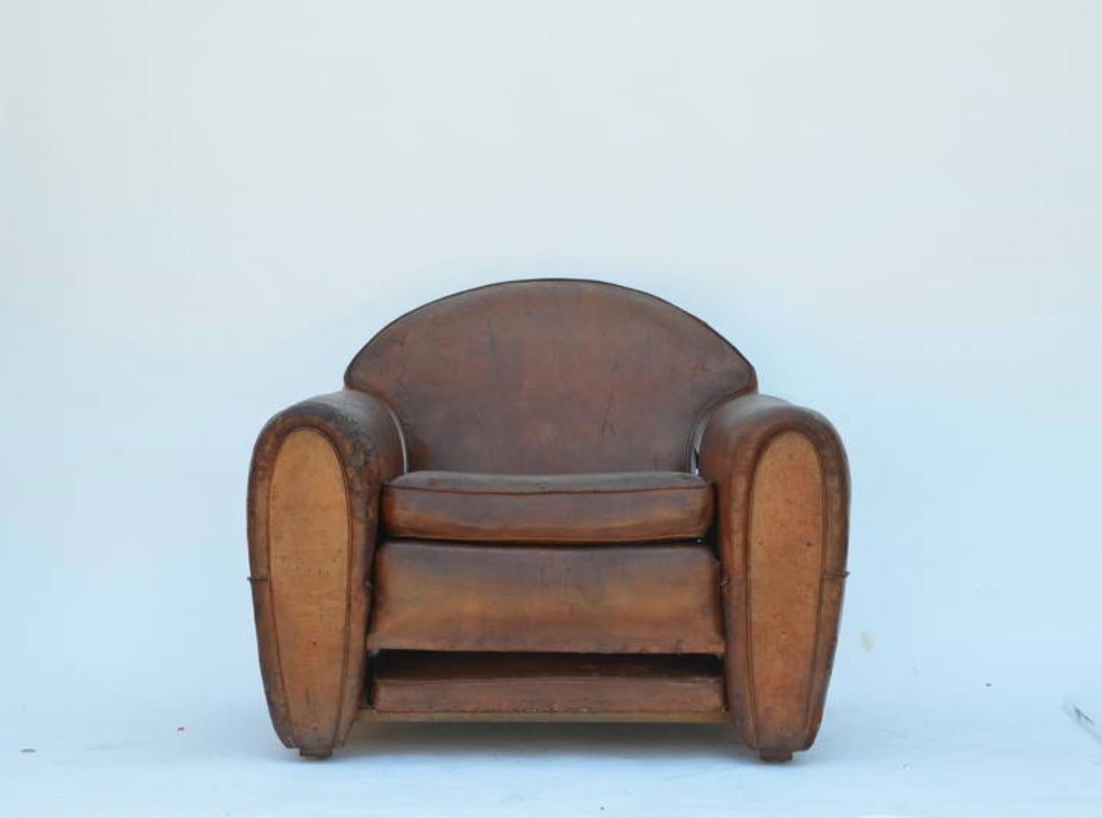 Exceptional Aged Leather French Art Deco Adjustable Club Chair In Distressed Condition For Sale In Los Angeles, CA