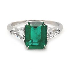 Exceptional AGL Certified 1.60 Carat Emerald Diamond Engagement Ring