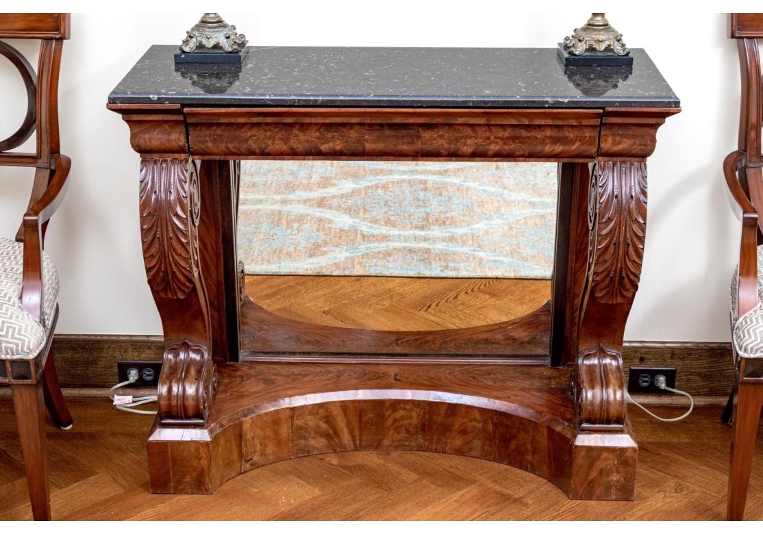 Exceptionnelle table classique américaine, Ca. 1800-1820 en vente 3