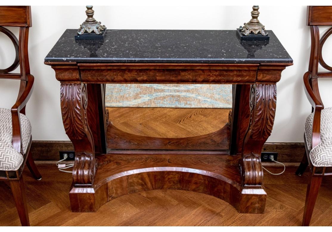 Pierre Exceptionnelle table classique américaine, Ca. 1800-1820 en vente