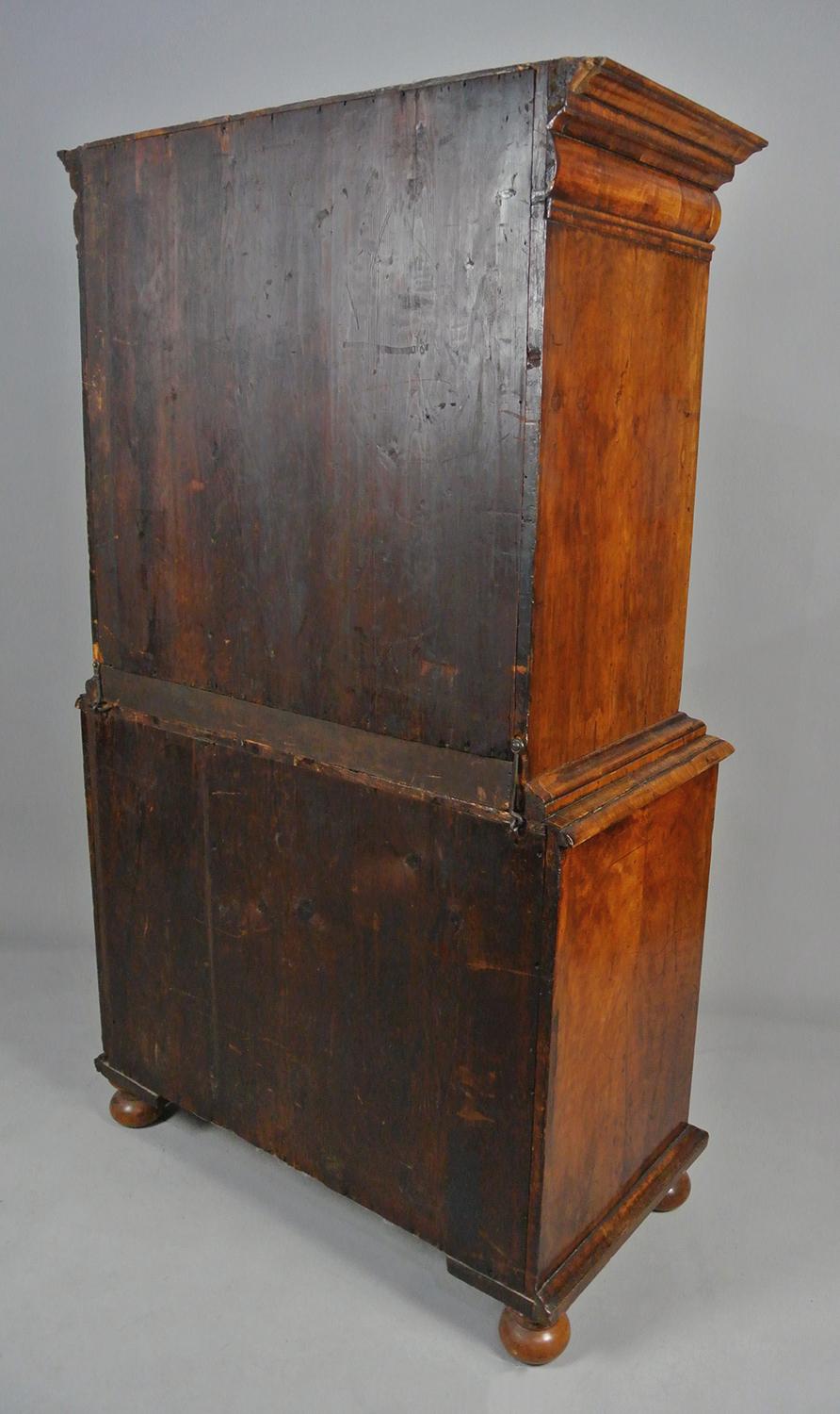Exceptional and Exquisite Queen Anne Mulberry and Walnut Scriptor c. 1700 For Sale 5