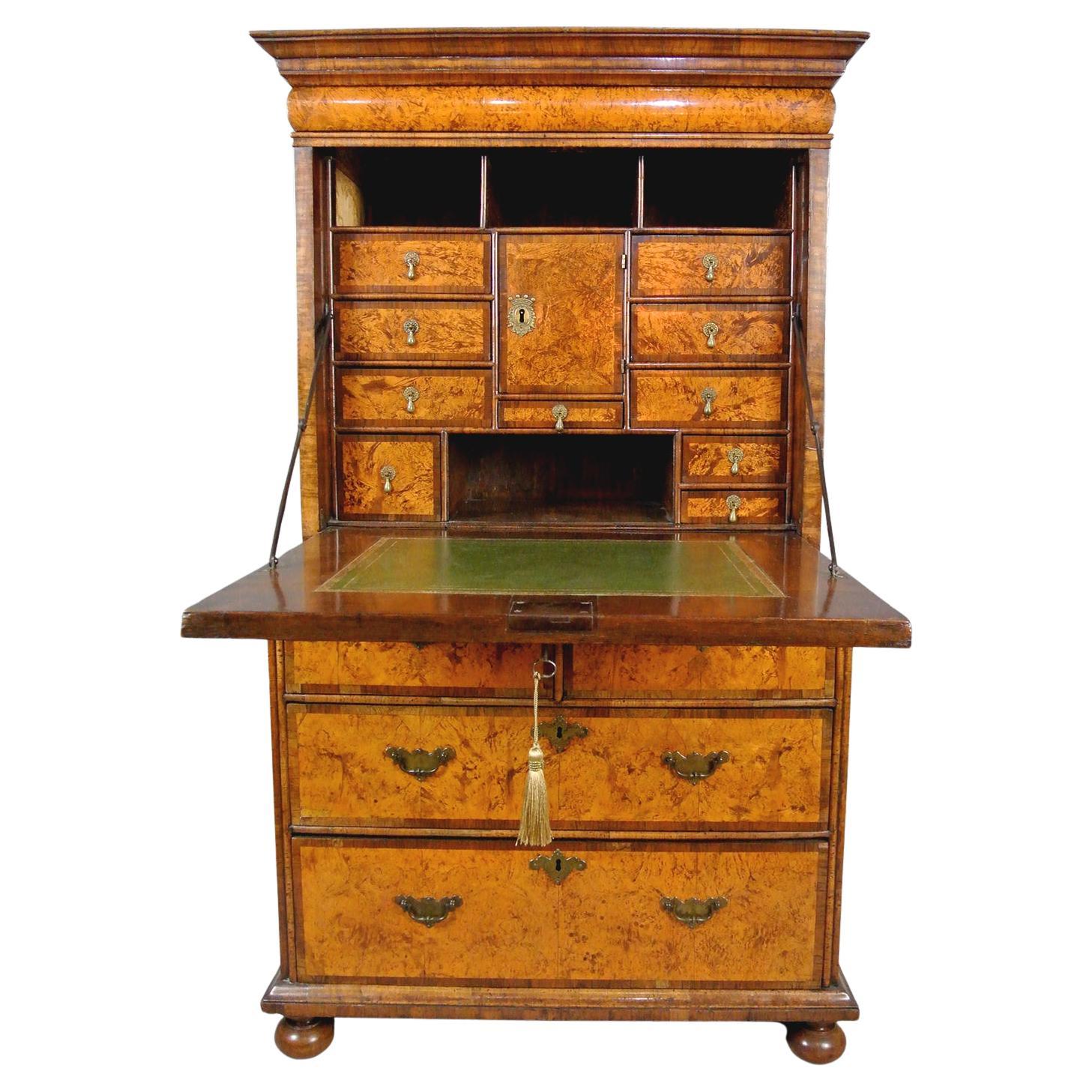 Exceptional and Exquisite Queen Anne Mulberry and Walnut Scriptor c. 1700 For Sale
