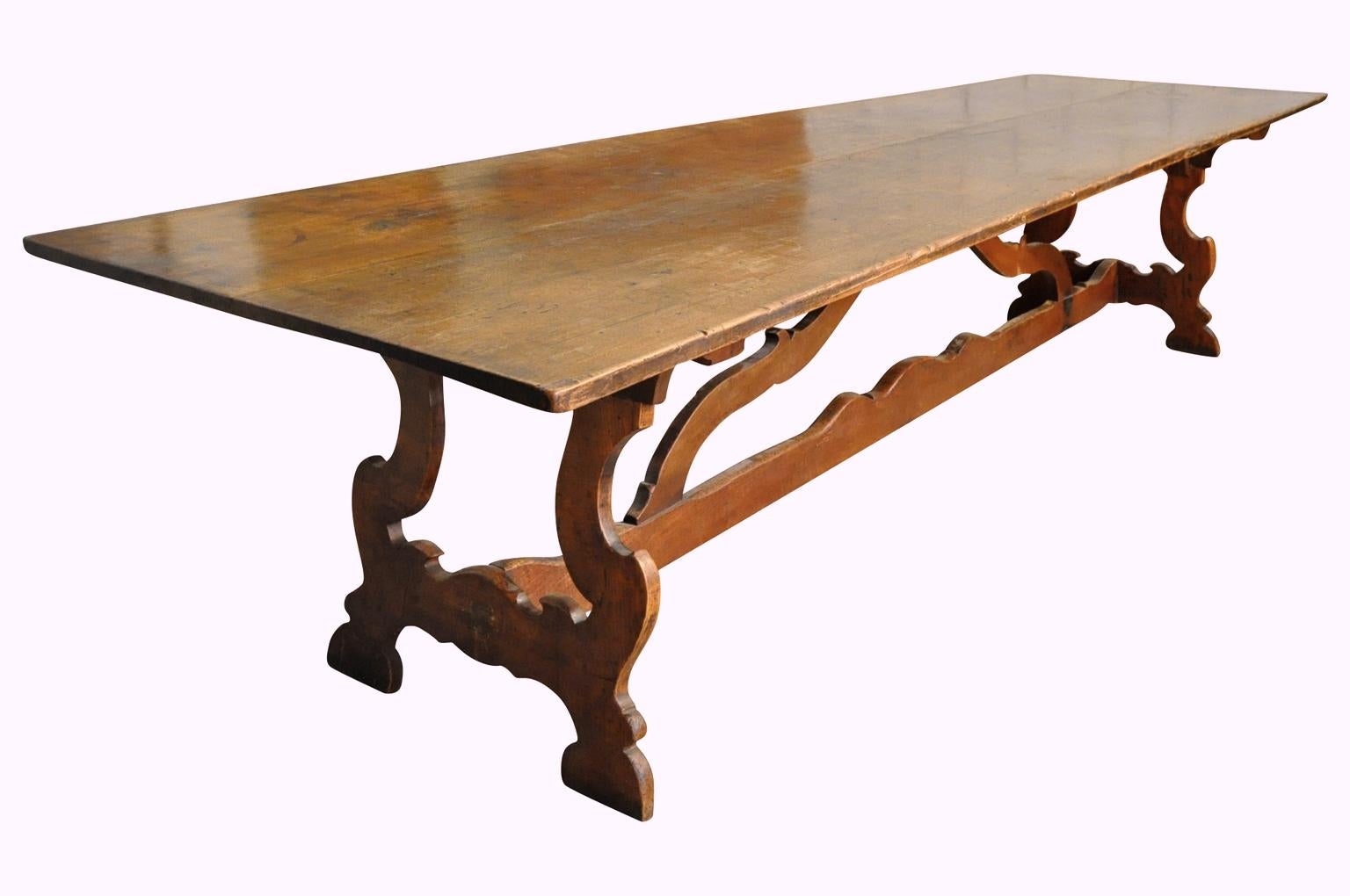 Exceptional and Grand Scale 18th Century Italian Dining Table (Italienisch)