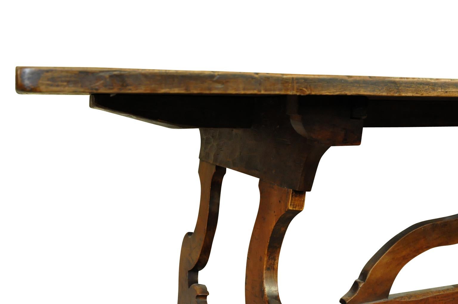 Exceptional and Grand Scale 18th Century Italian Dining Table (Walnuss)