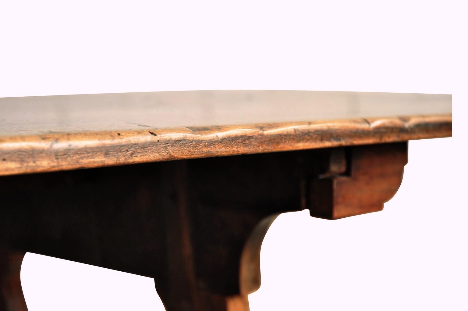 Exceptional and Grand Scale 18th Century Italian Dining Table 3