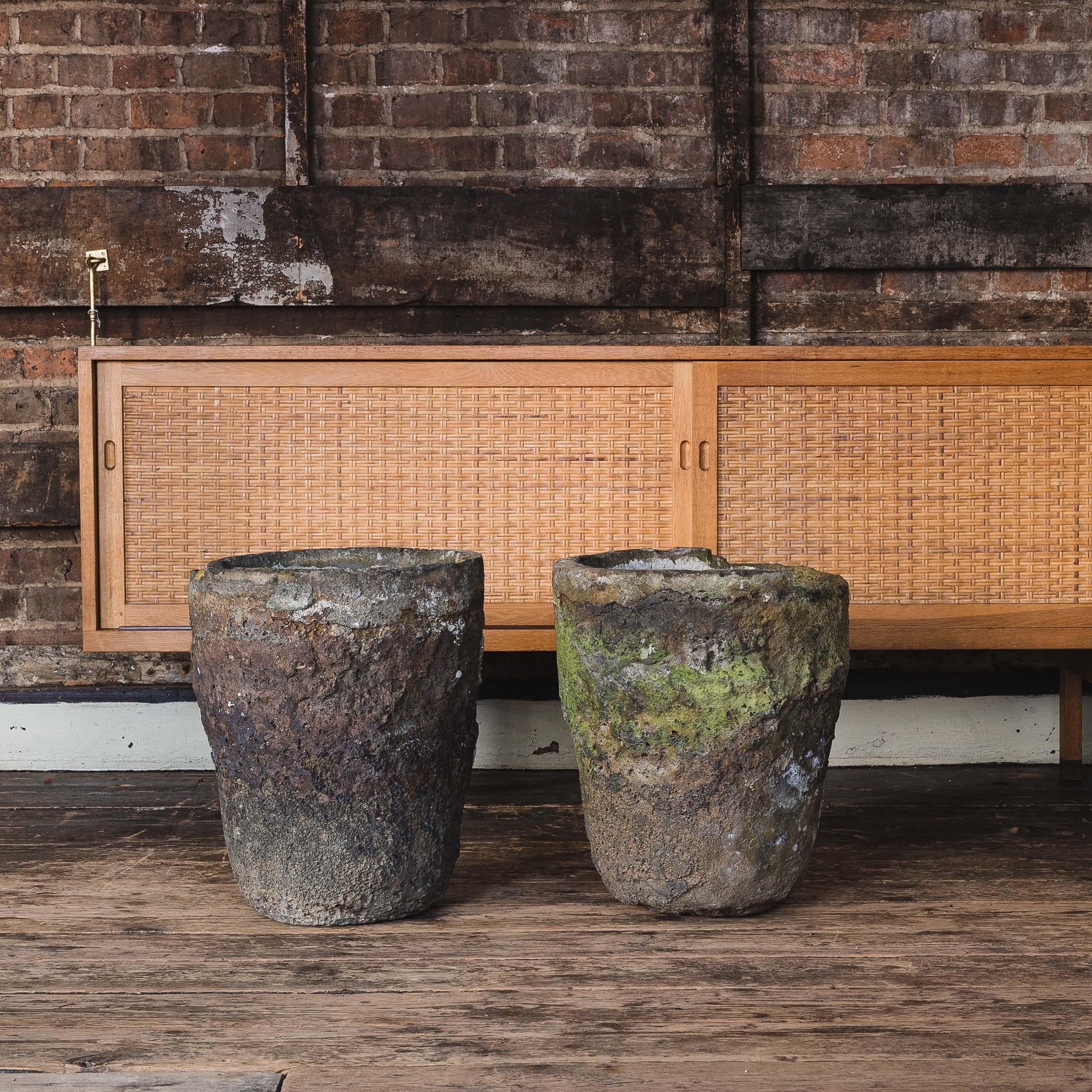 Exceptional and Large Pair of Foundry Crucible Planters or Jardiniere In Good Condition For Sale In London, GB
