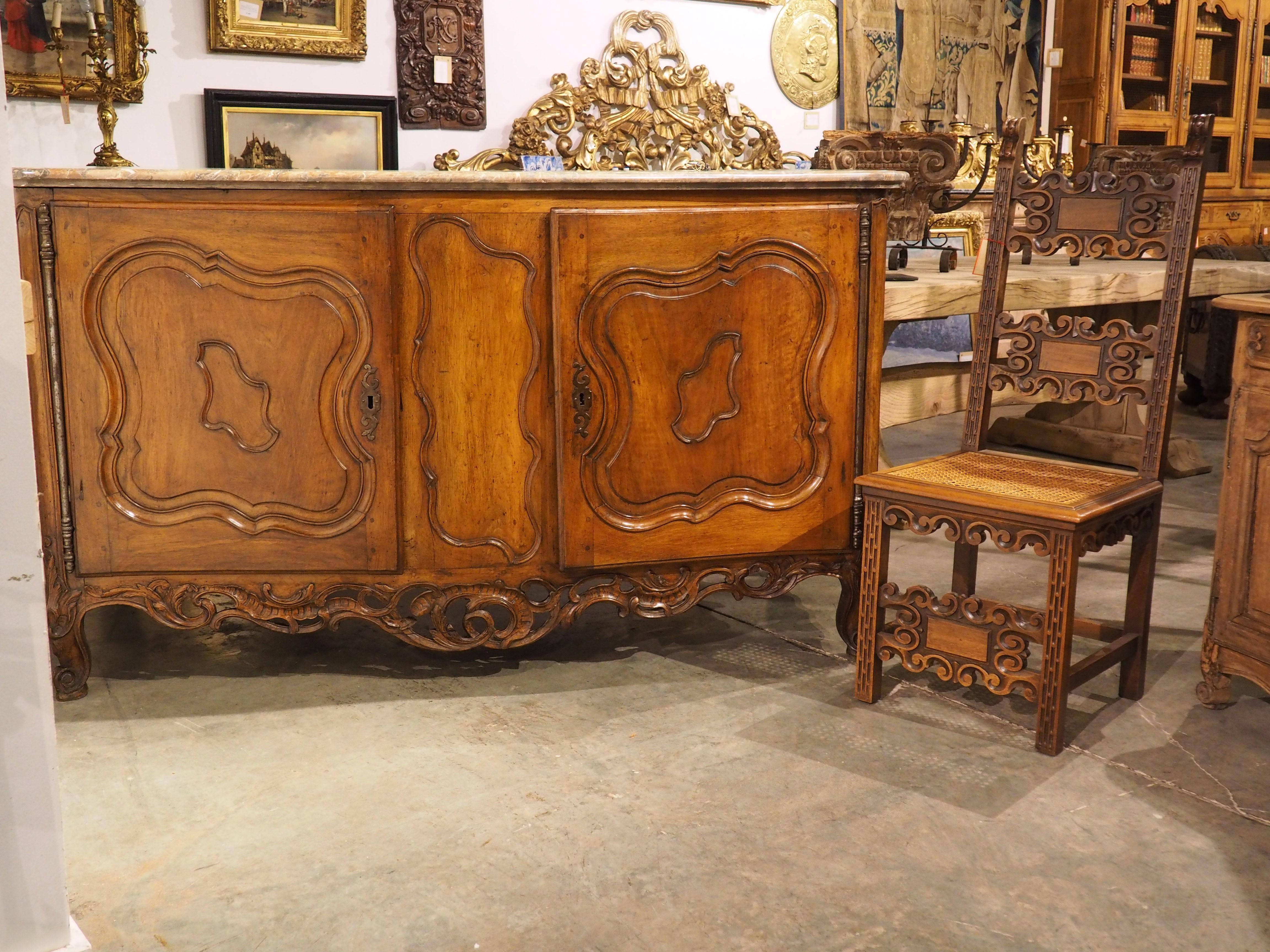 Exceptional and Large Walnut Wood Buffet de Chateau, Nimes, France, C. 1750 For Sale 12