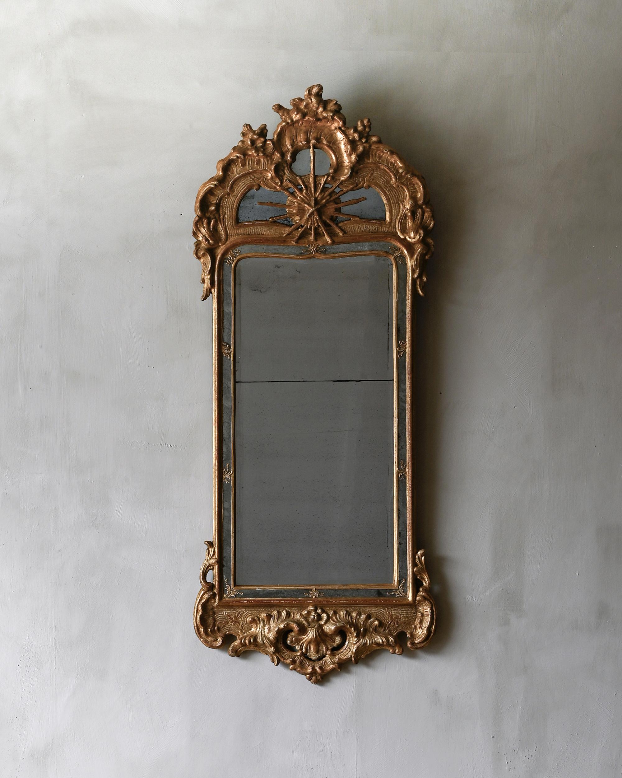 Hand-Crafted Exceptional and Rare 18th Century Swedish Rococo Mirror For Sale