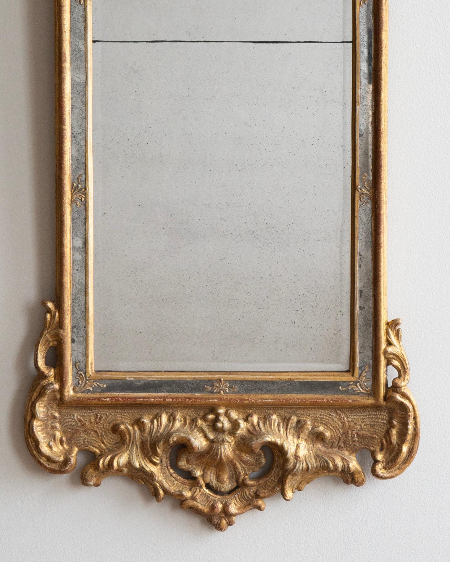 Exceptionnel et rare miroir rococo suédois du 18ème siècle Bon état - En vente à Allerum, SE
