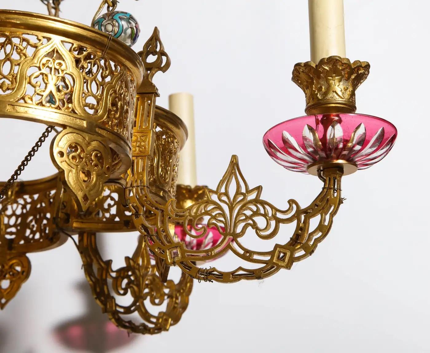 Exceptionnel et rare lustre islamique en bronze et verre émaillé de l'Alhambra en vente 4