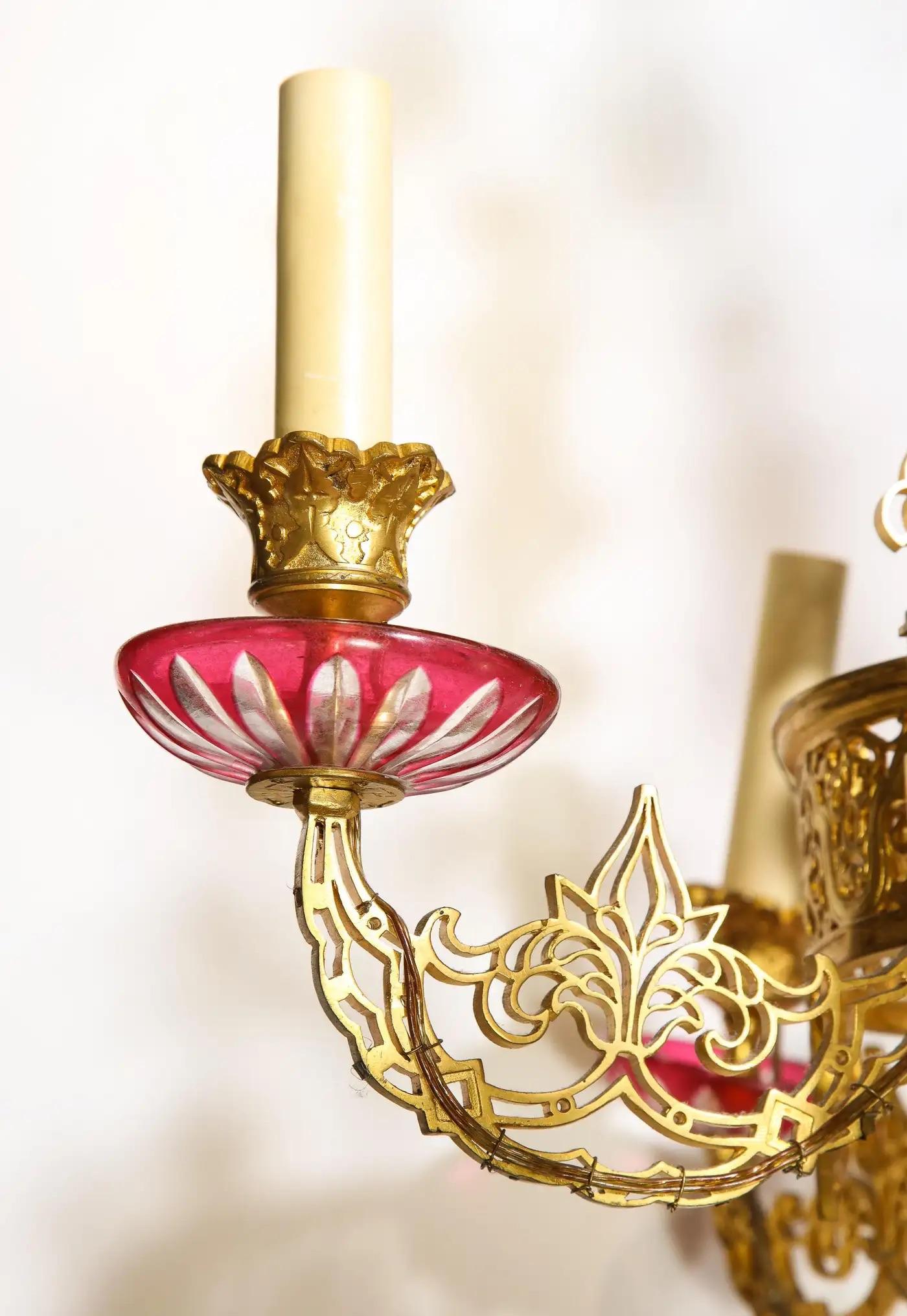Exceptionnel et rare lustre islamique en bronze et verre émaillé de l'Alhambra en vente 8