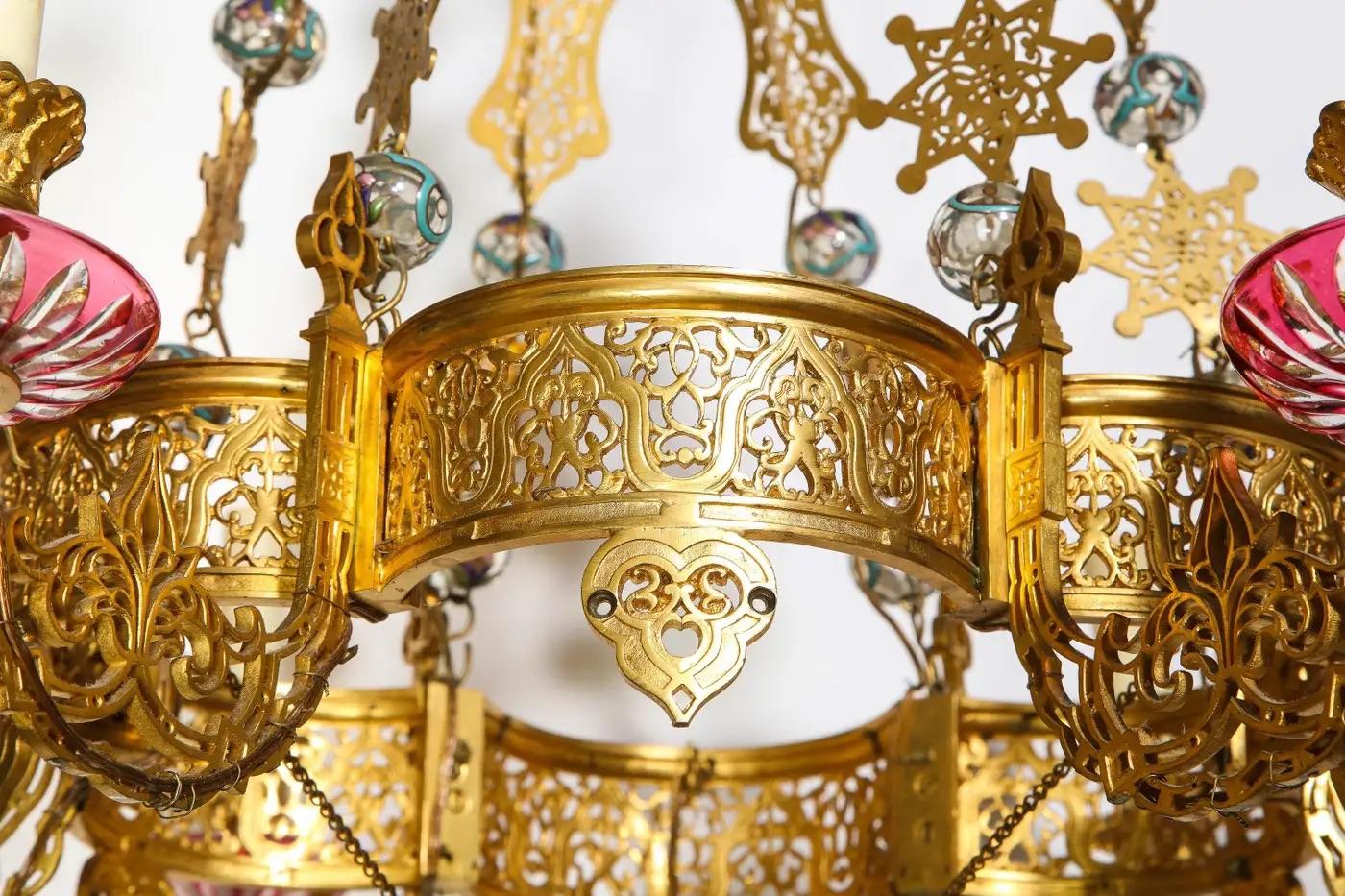Bronze Exceptionnel et rare lustre islamique en bronze et verre émaillé de l'Alhambra en vente