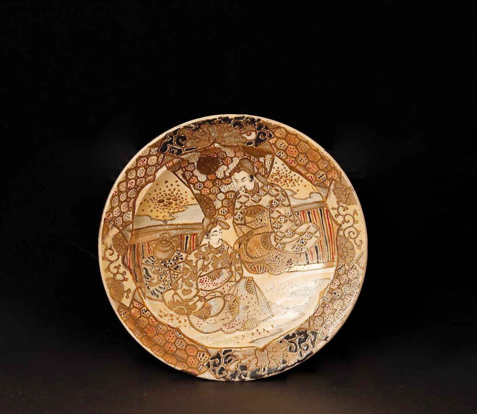 Exceptional and rare set of Satsuma porcelain plates Nobles motive, Meiji period For Sale 2