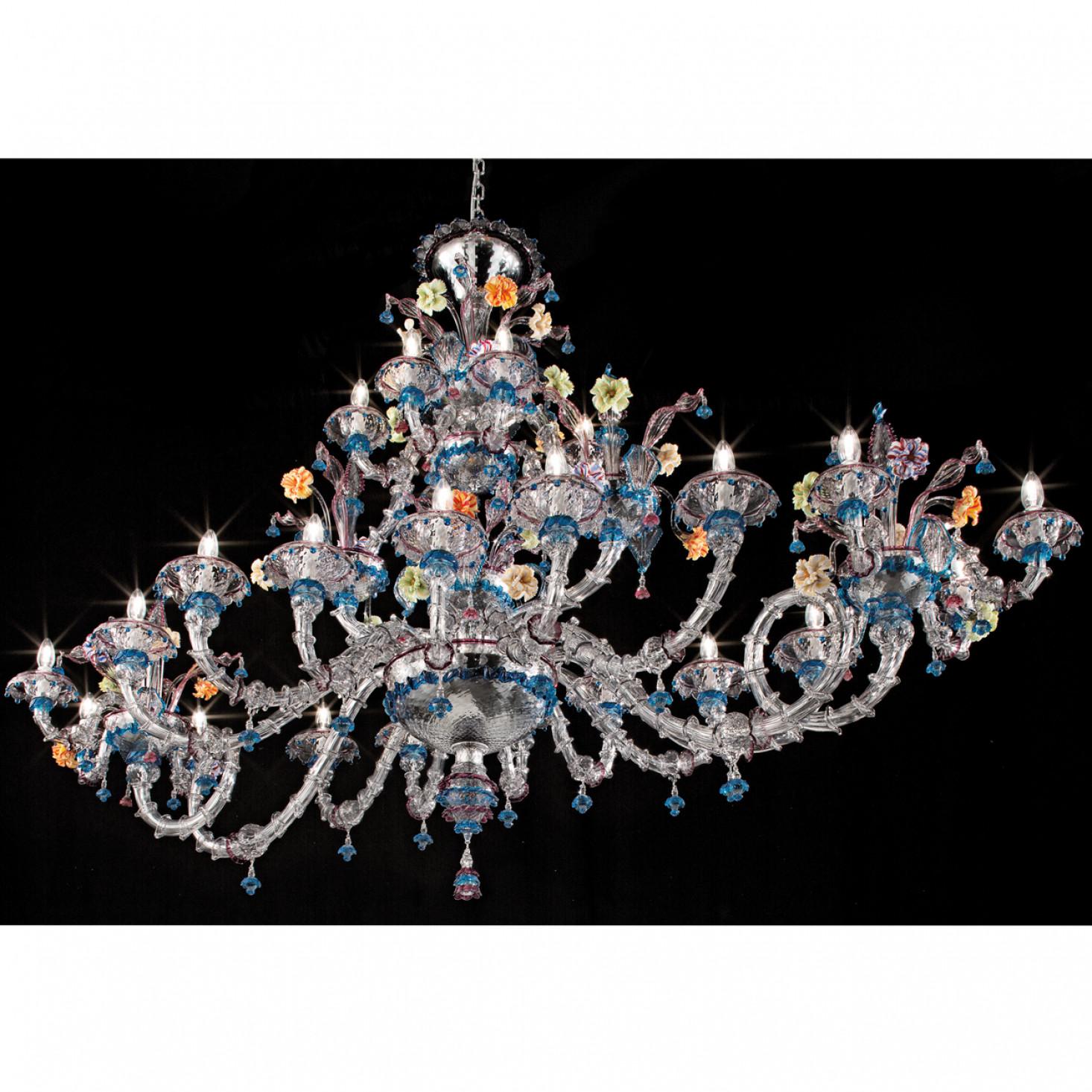 Exceptional and Rich Chandelier, Murano, Italy For Sale 4