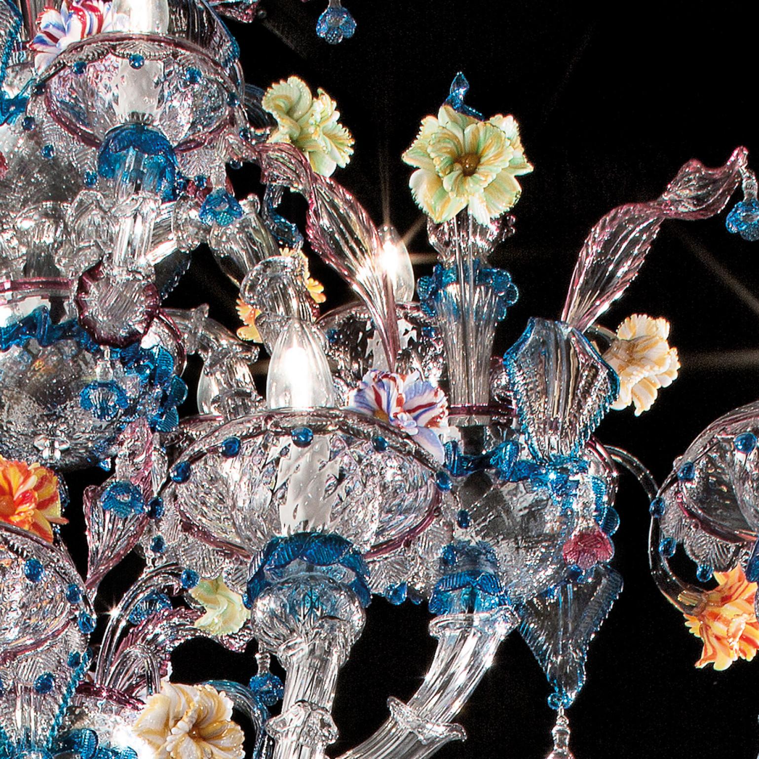 Exceptional and Rich Chandelier, Murano, Italy For Sale 9