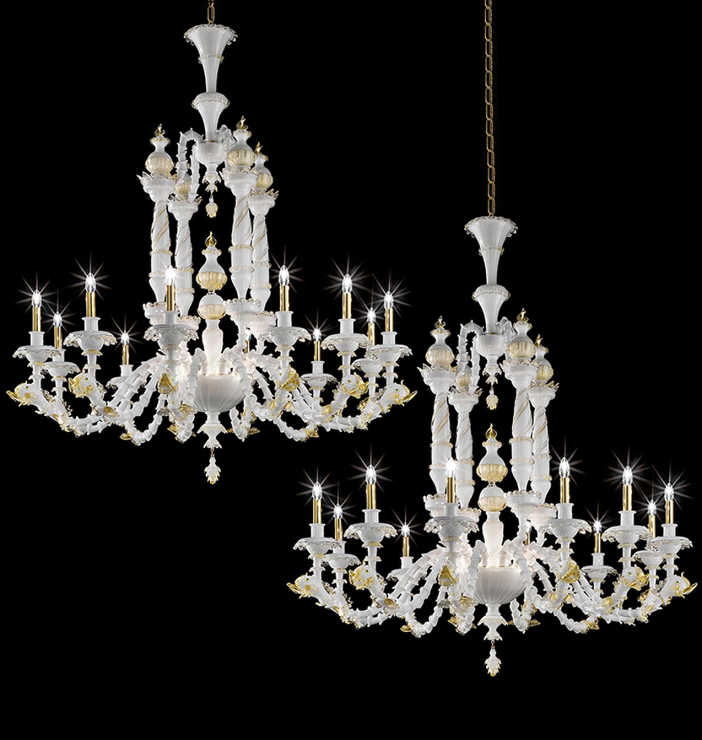 Exceptional and Rich Dolphin Chandelier, Murano, Italy In Good Condition For Sale In Rijssen, NL