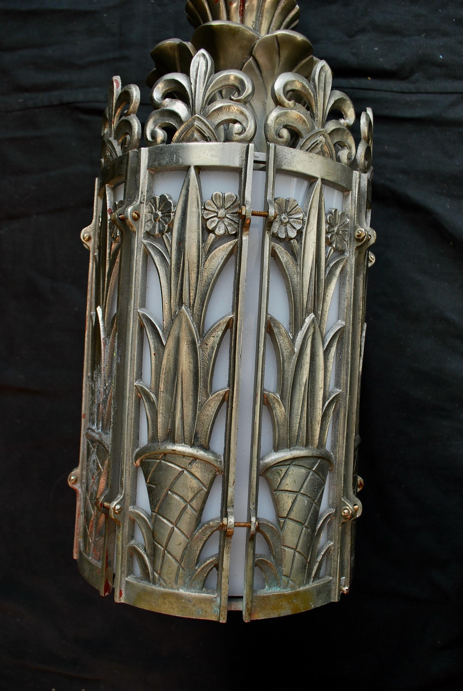 Exceptional and Very Rare Set of Four Large French Art Deco Bronze Sconces For Sale 1