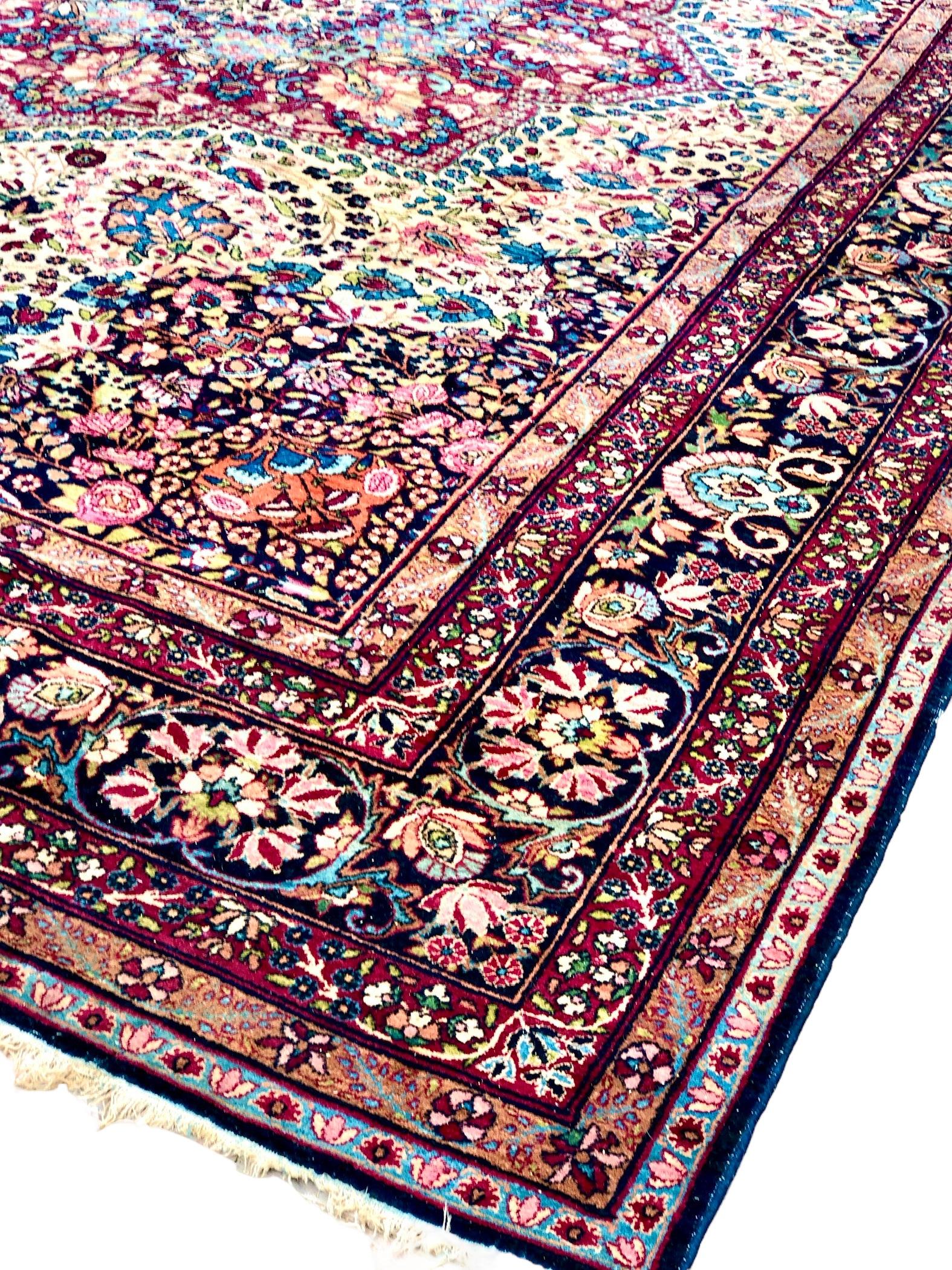 Fine Vintage Persian Kirman Carpet In Good Condition For Sale In LA CIOTAT, FR